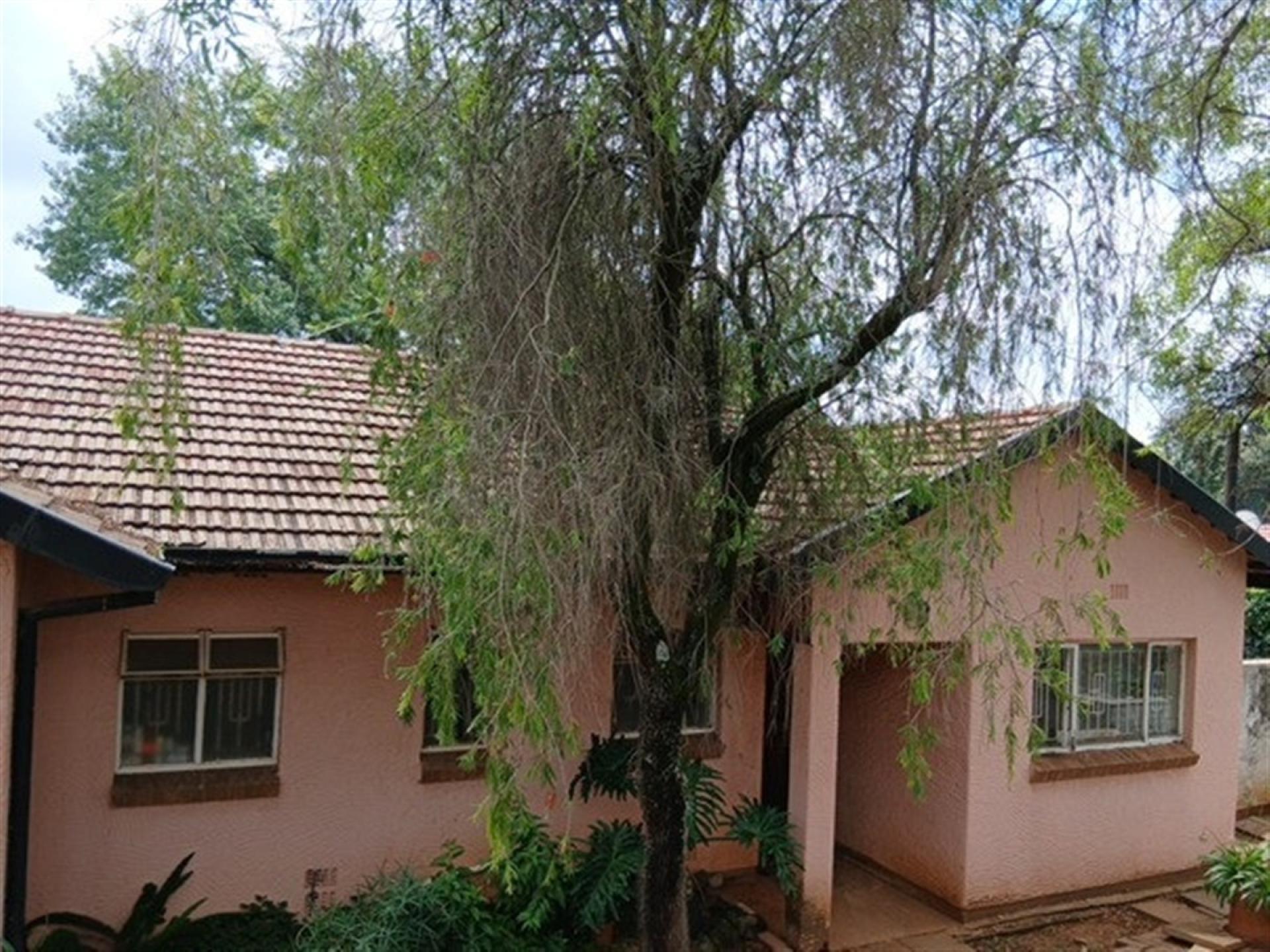 Front View of property in Blairgowrie