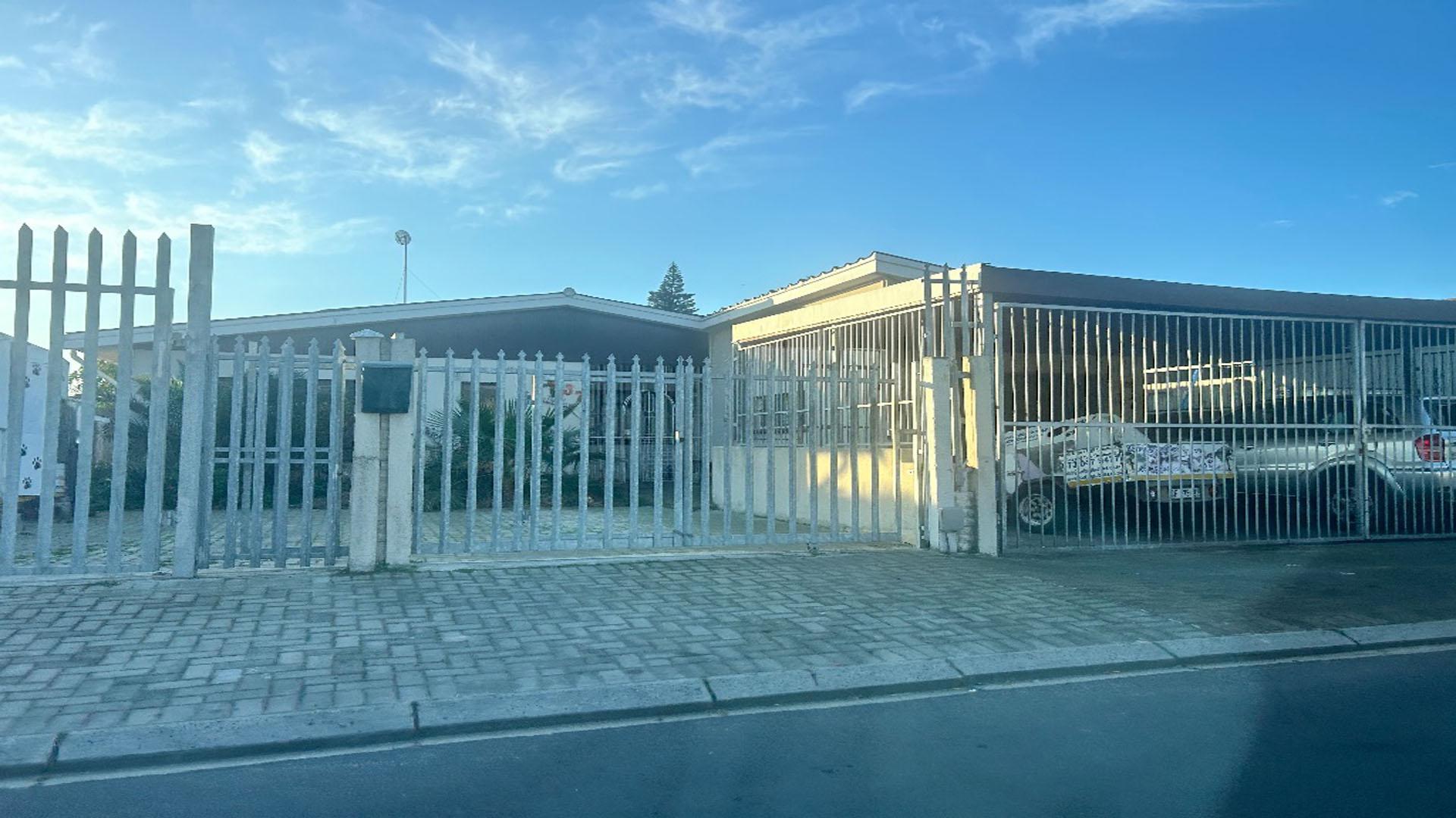 Front View of property in Belmont Park