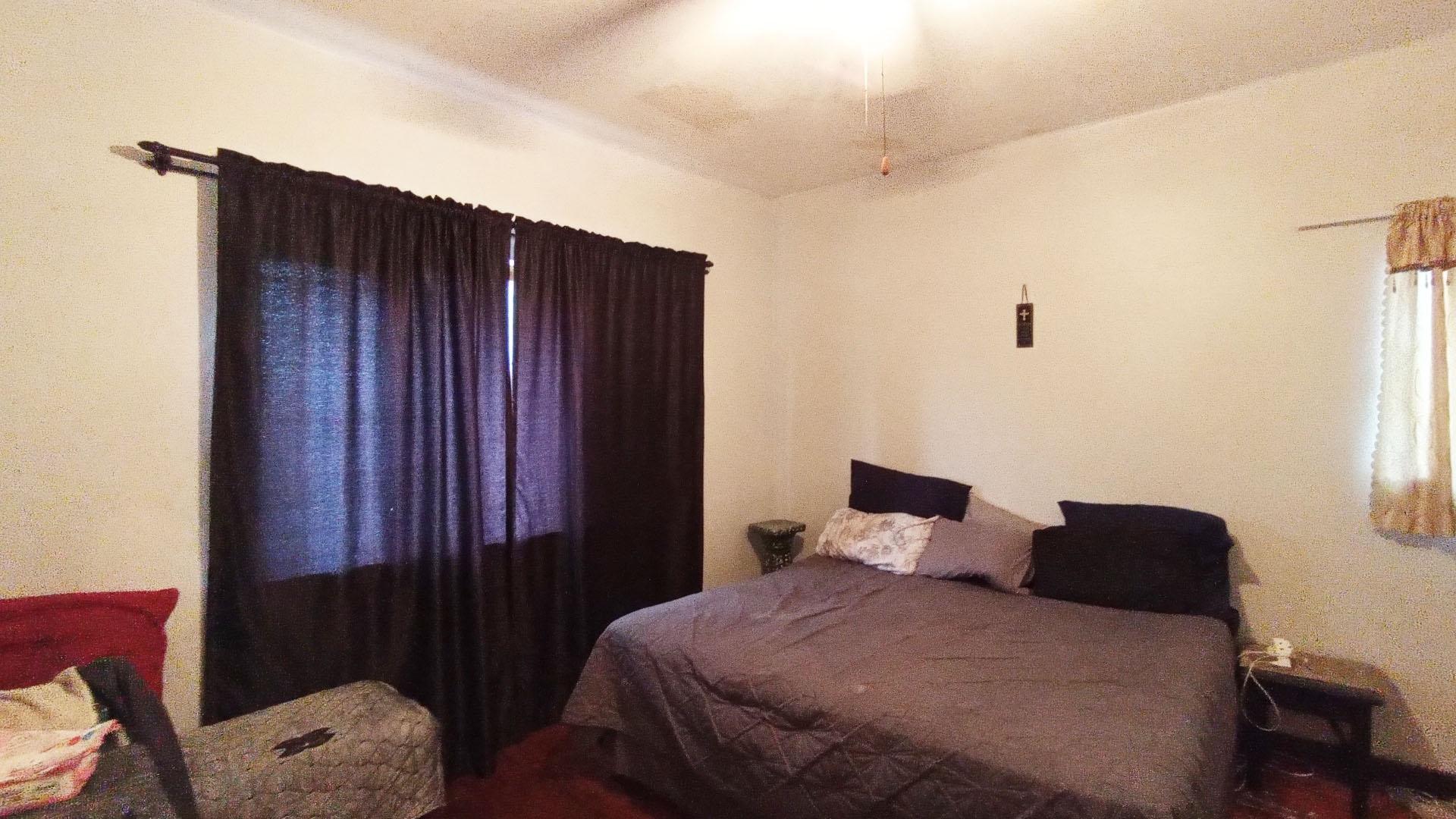 Bed Room 2 - 18 square meters of property in Ocean View - DBN