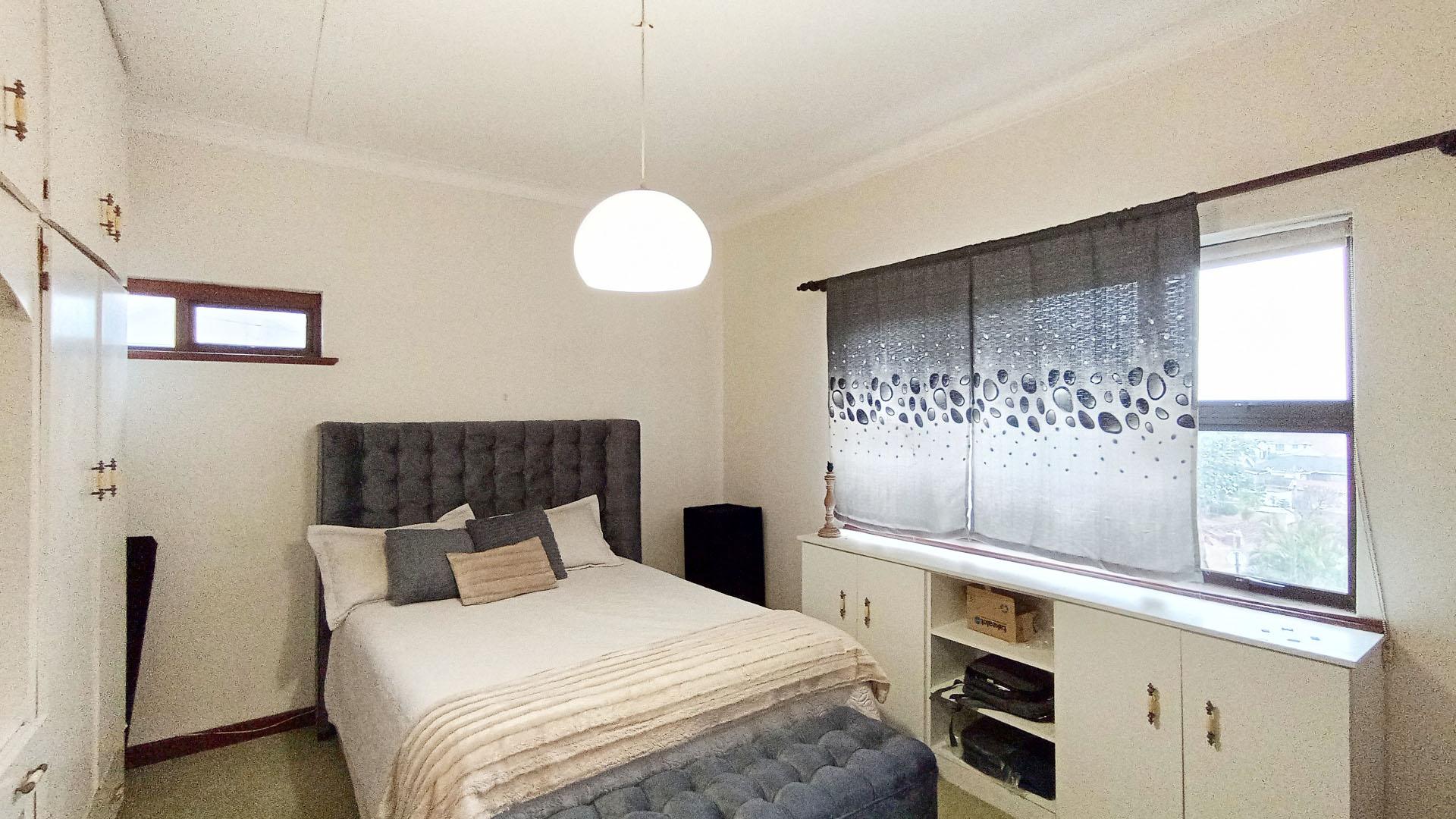 Bed Room 3 - 18 square meters of property in Ocean View - DBN