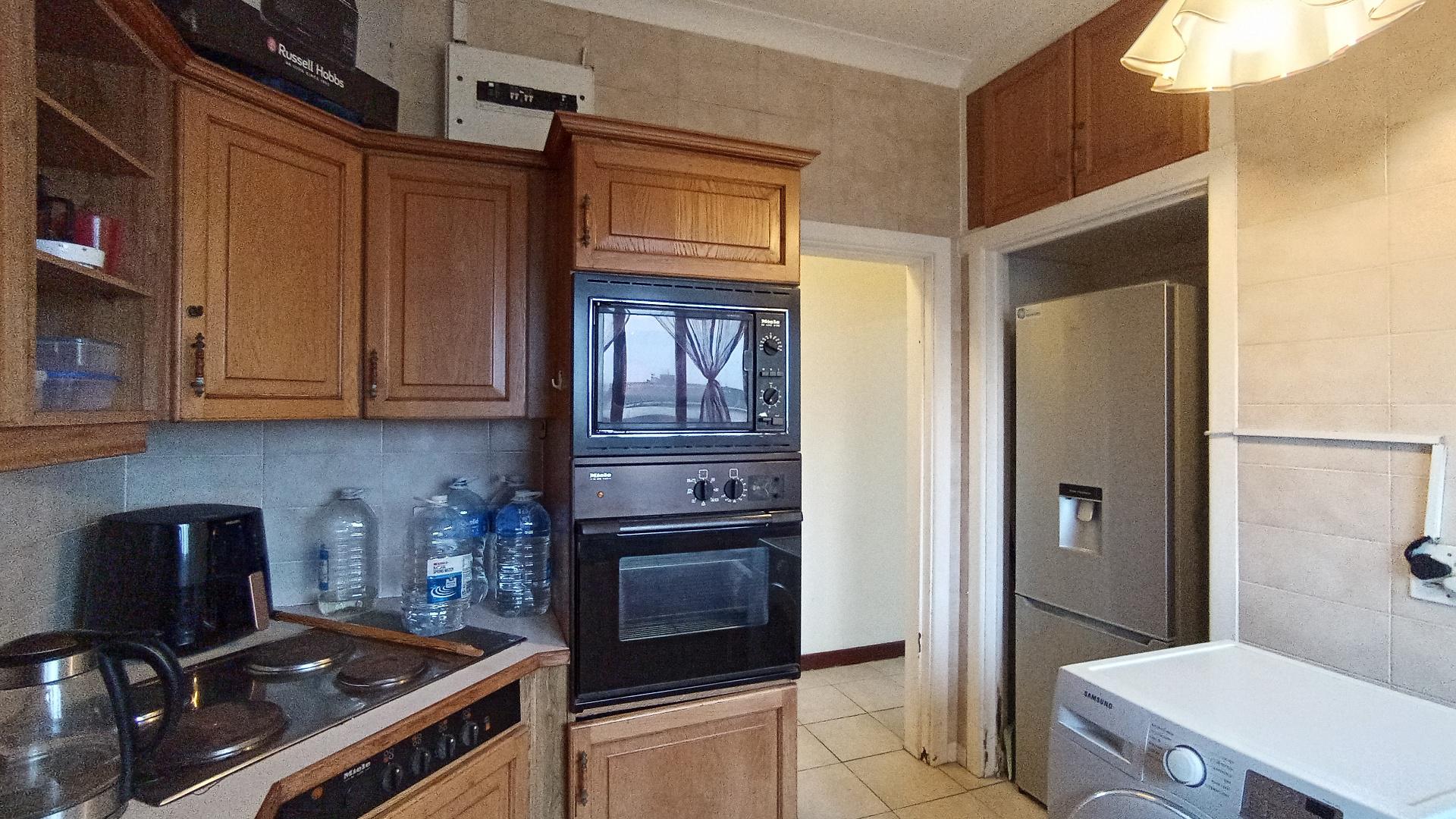 Kitchen - 20 square meters of property in Ocean View - DBN