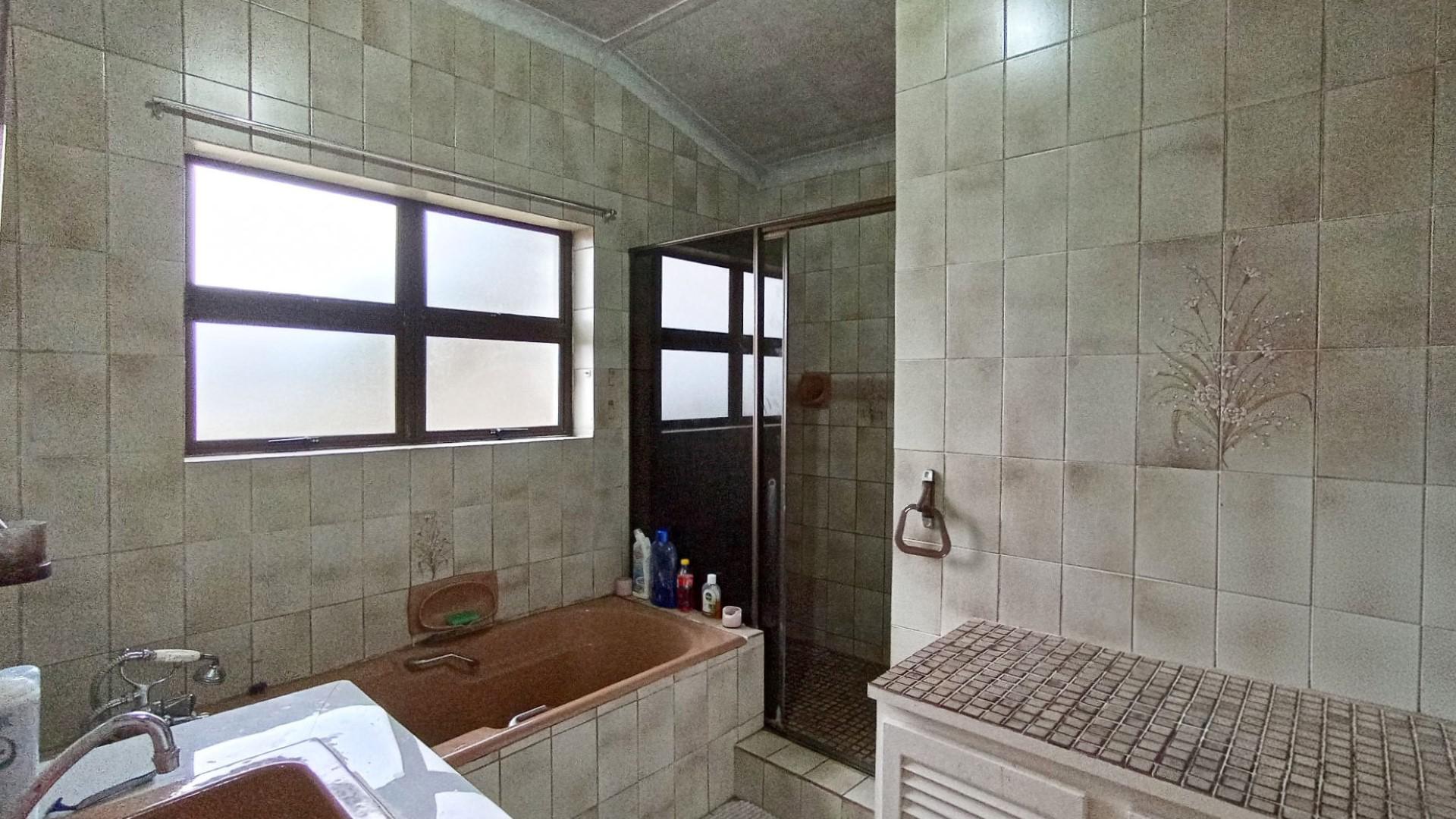 Bathroom 2 of property in Ocean View - DBN