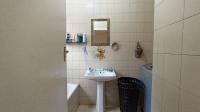 Bathroom 1 - 17 square meters of property in Ocean View - DBN