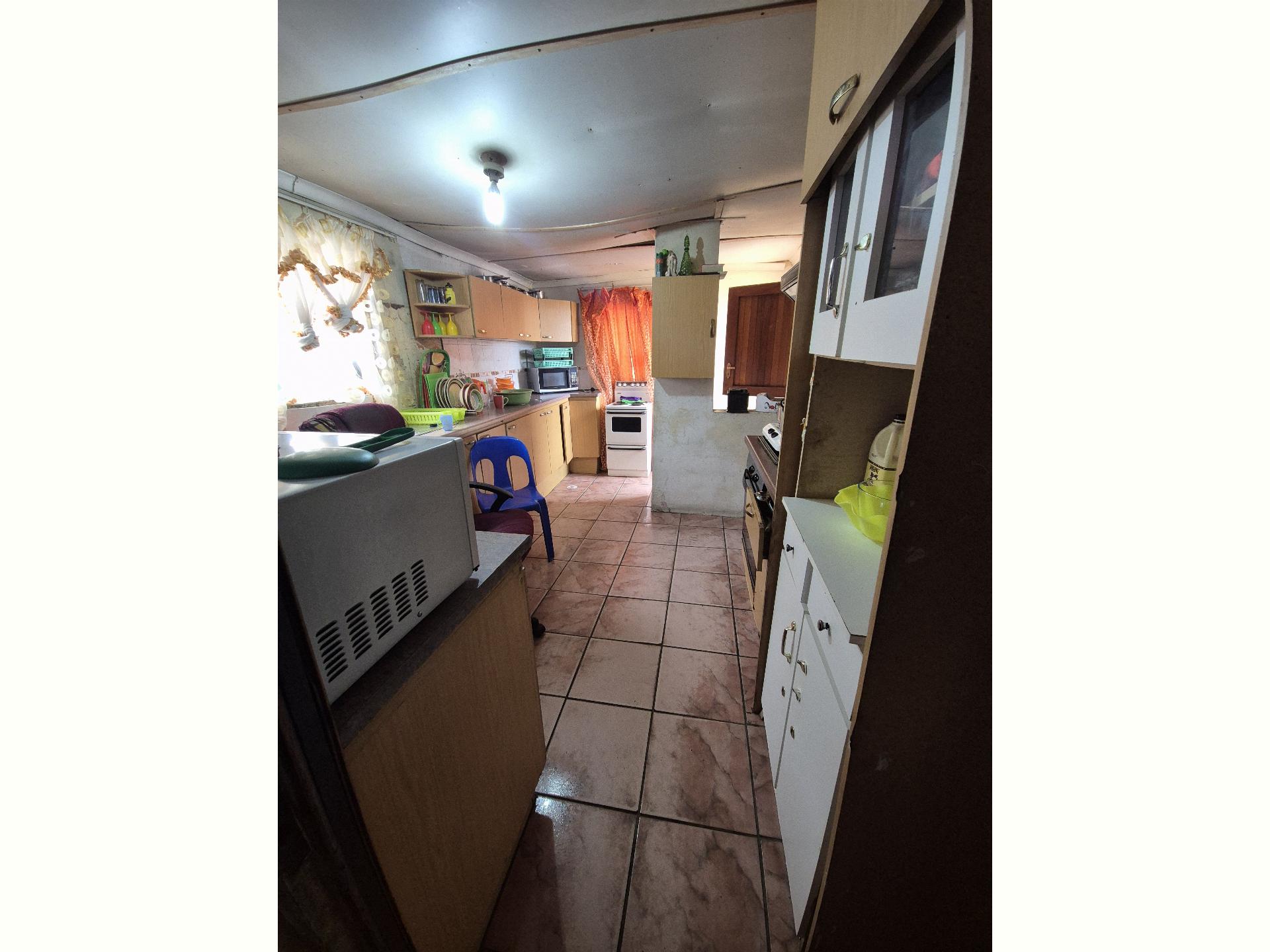  of property in Ibhayi (Zwide)