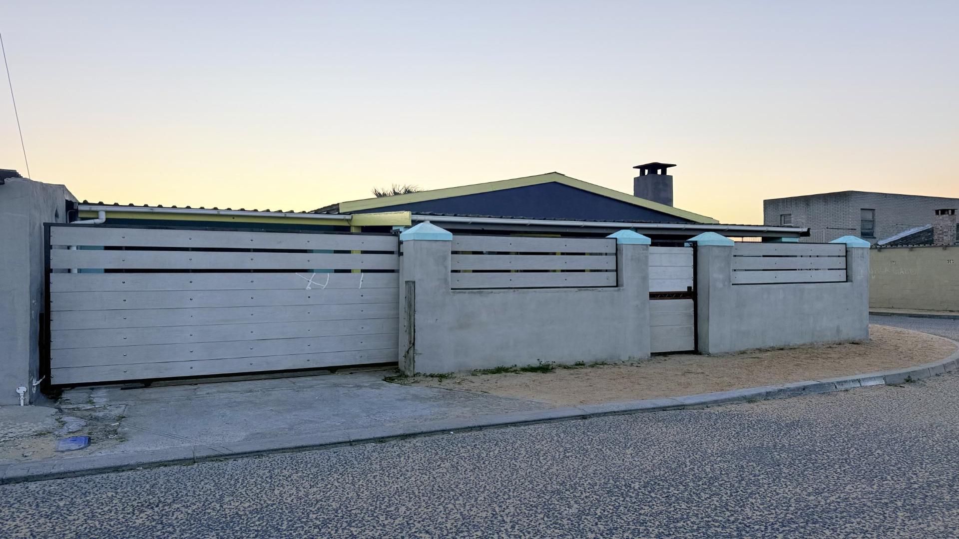 Front View of property in Macassar
