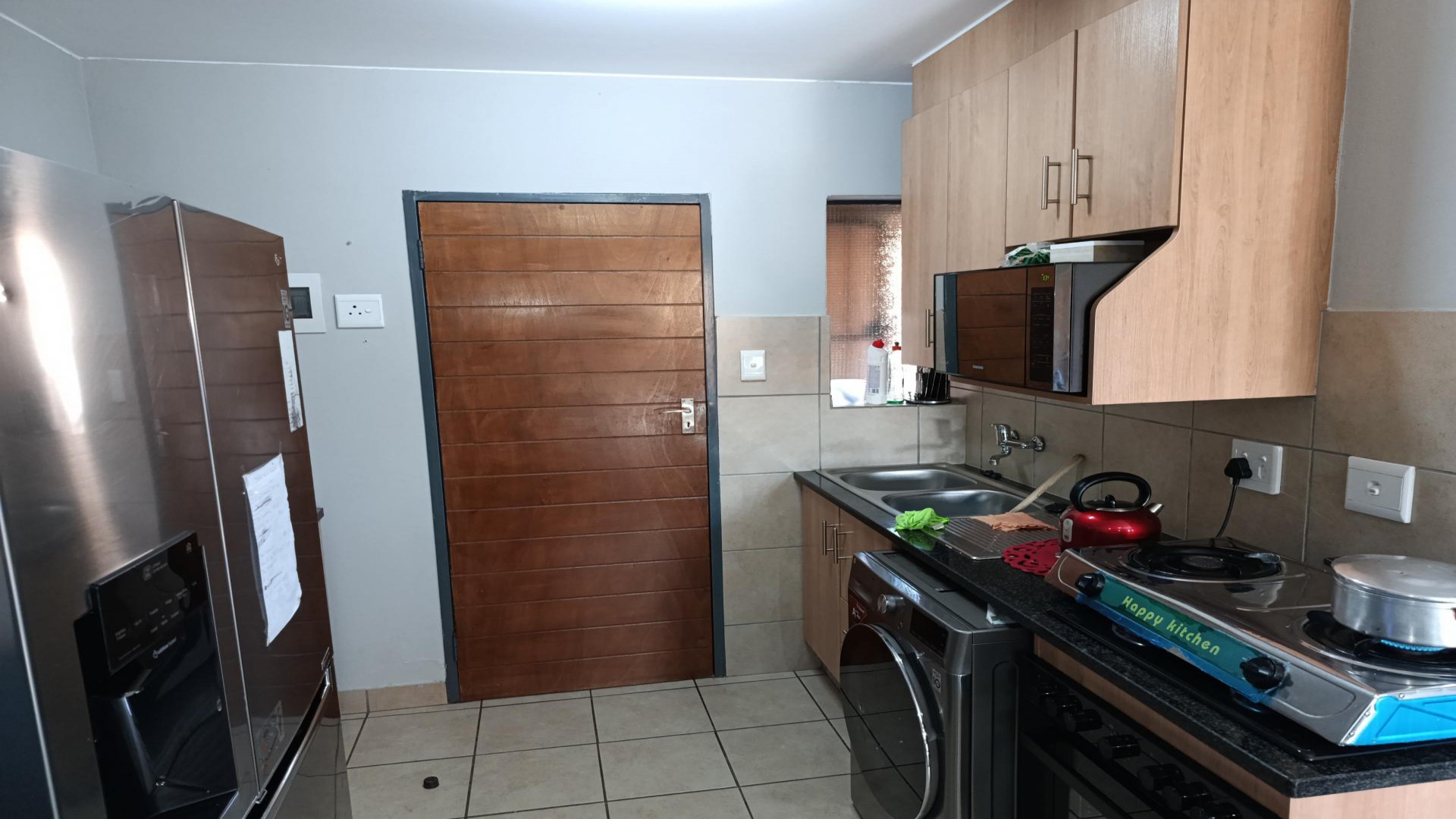 Kitchen of property in Alveda