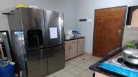 Kitchen of property in Alveda