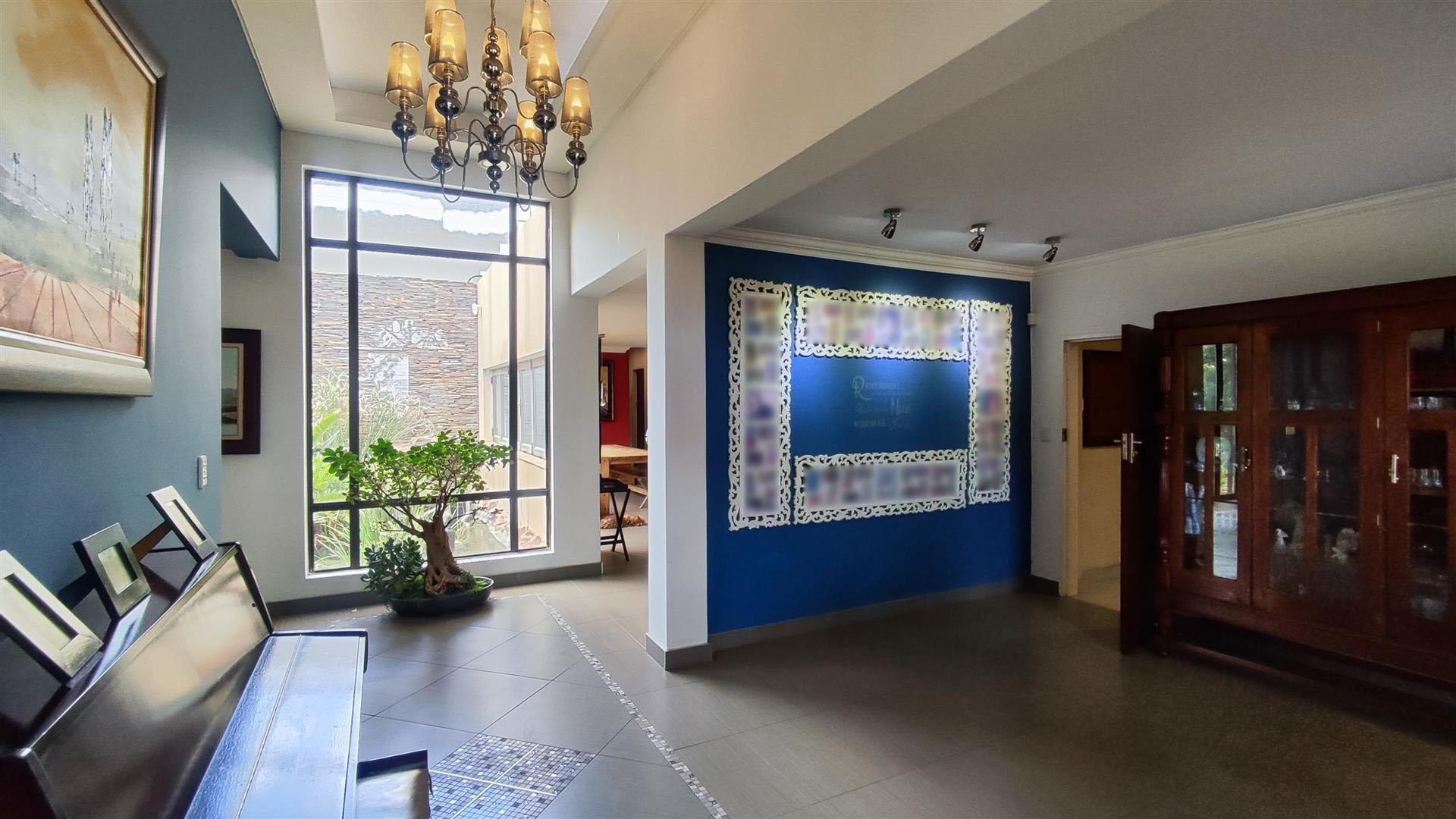 Spaces - 160 square meters of property in Randhart