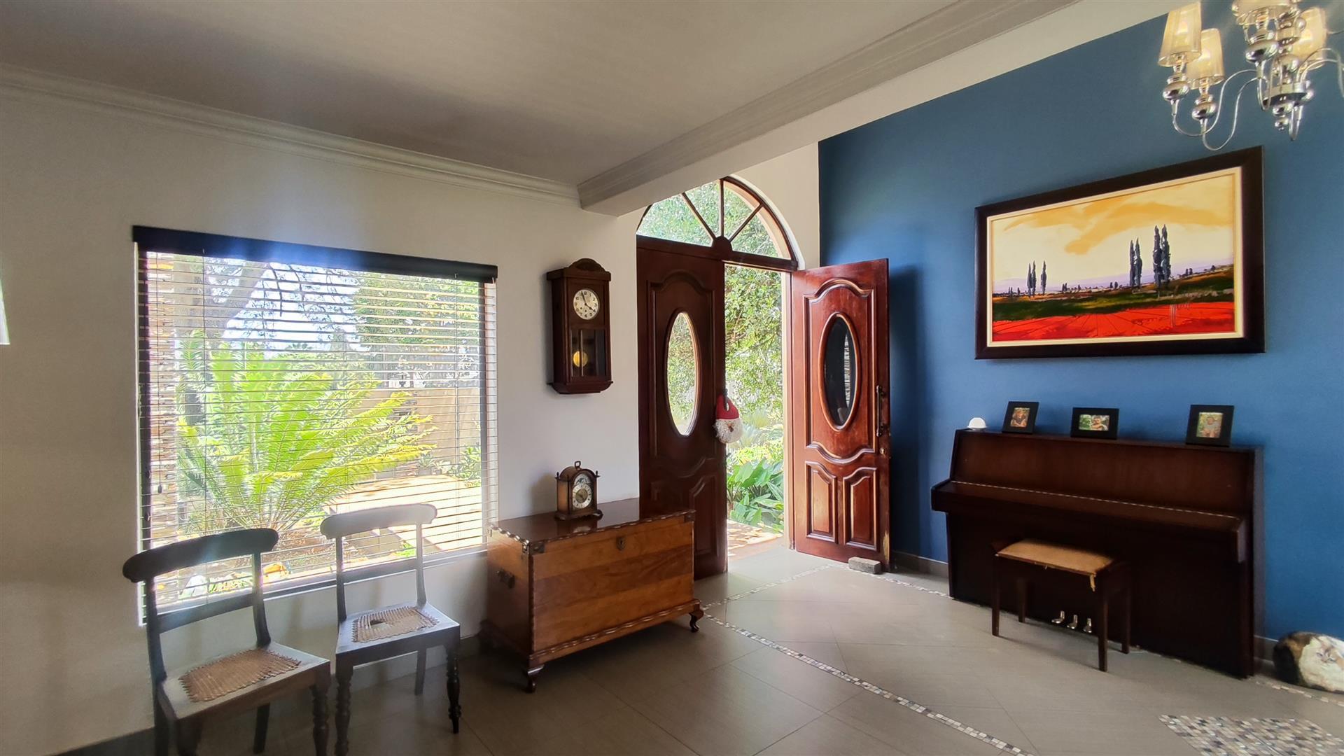 Spaces - 160 square meters of property in Randhart