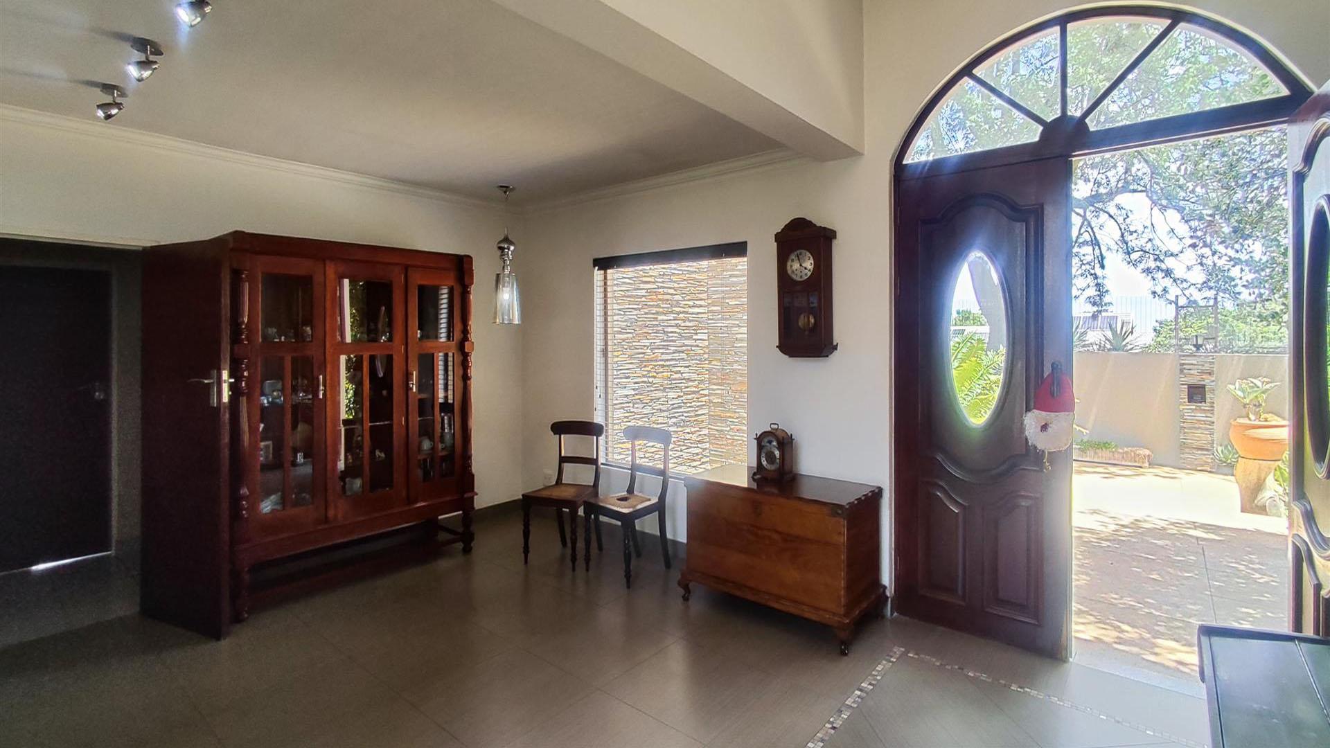 Spaces - 160 square meters of property in Randhart