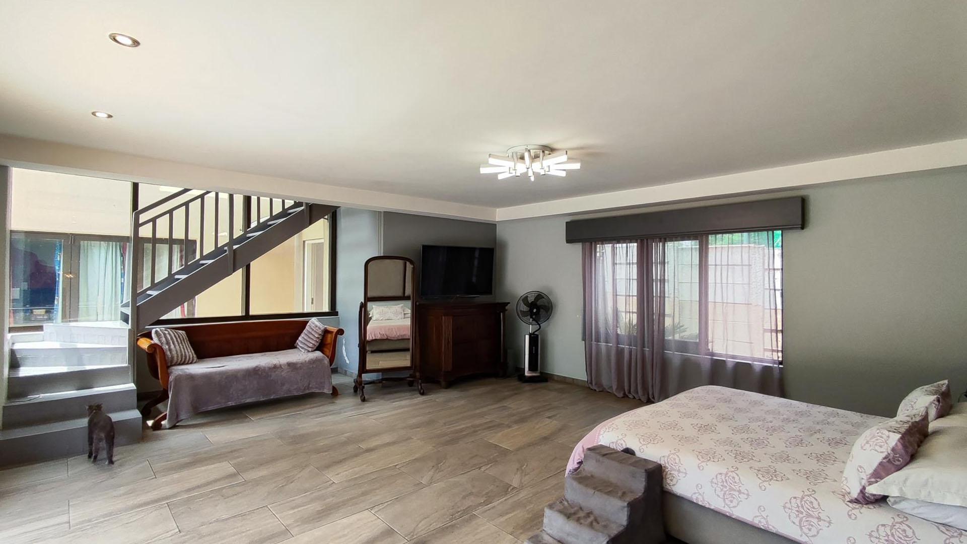 Main Bedroom - 74 square meters of property in Randhart