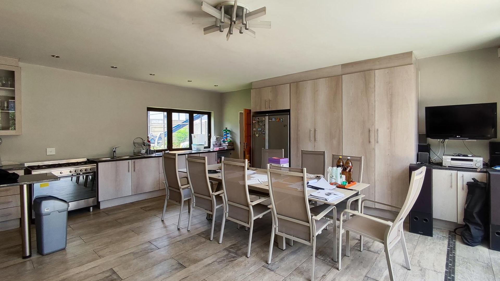 Dining Room - 87 square meters of property in Randhart