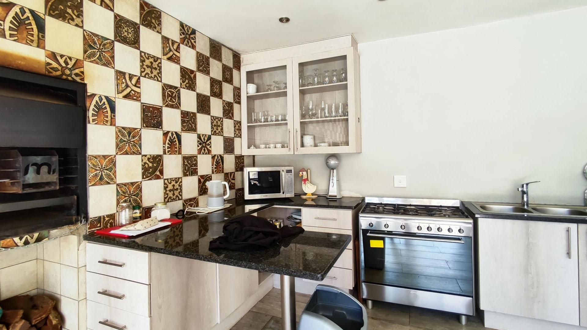 Kitchen - 62 square meters of property in Randhart