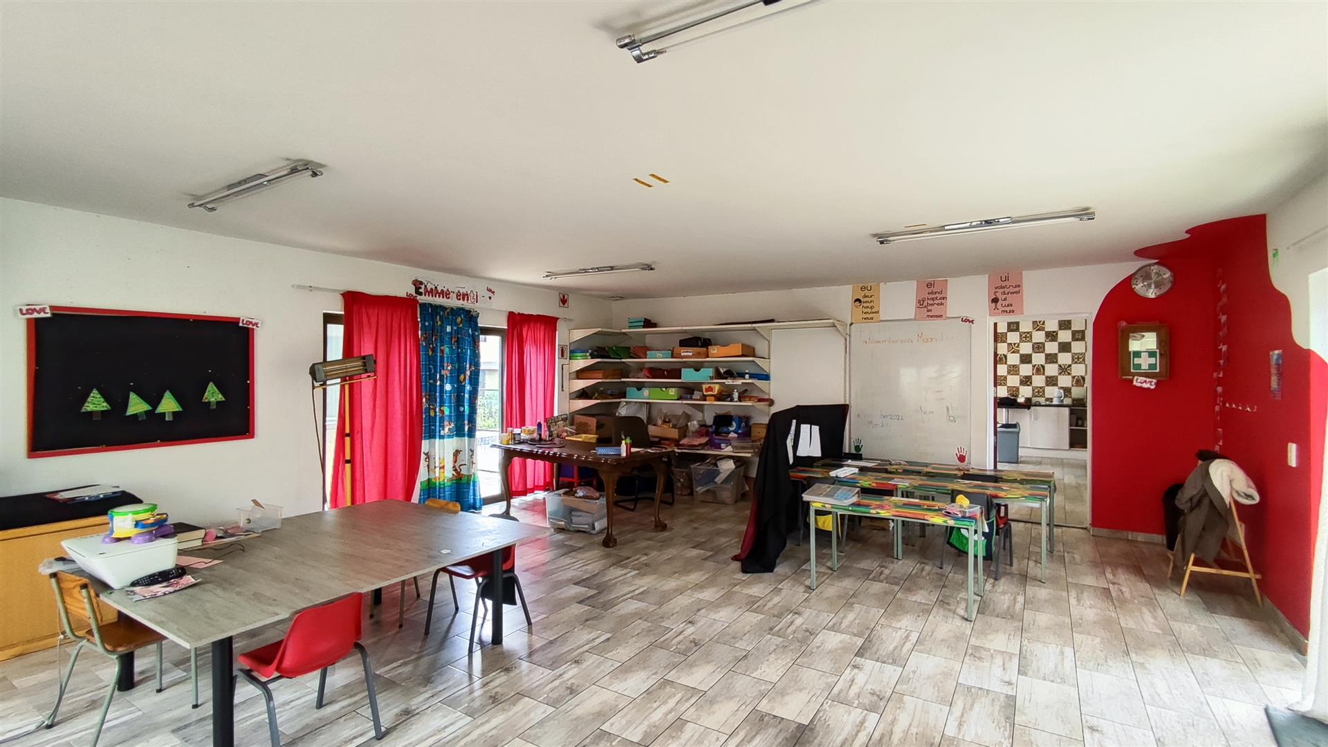 Study - 132 square meters of property in Randhart