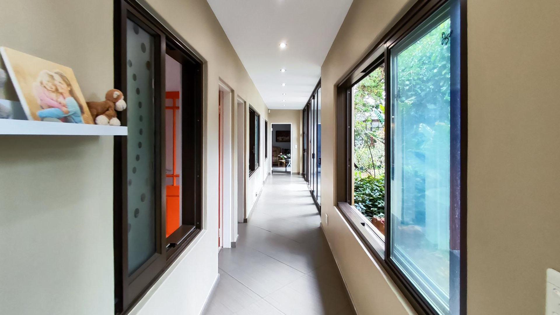 Spaces - 160 square meters of property in Randhart