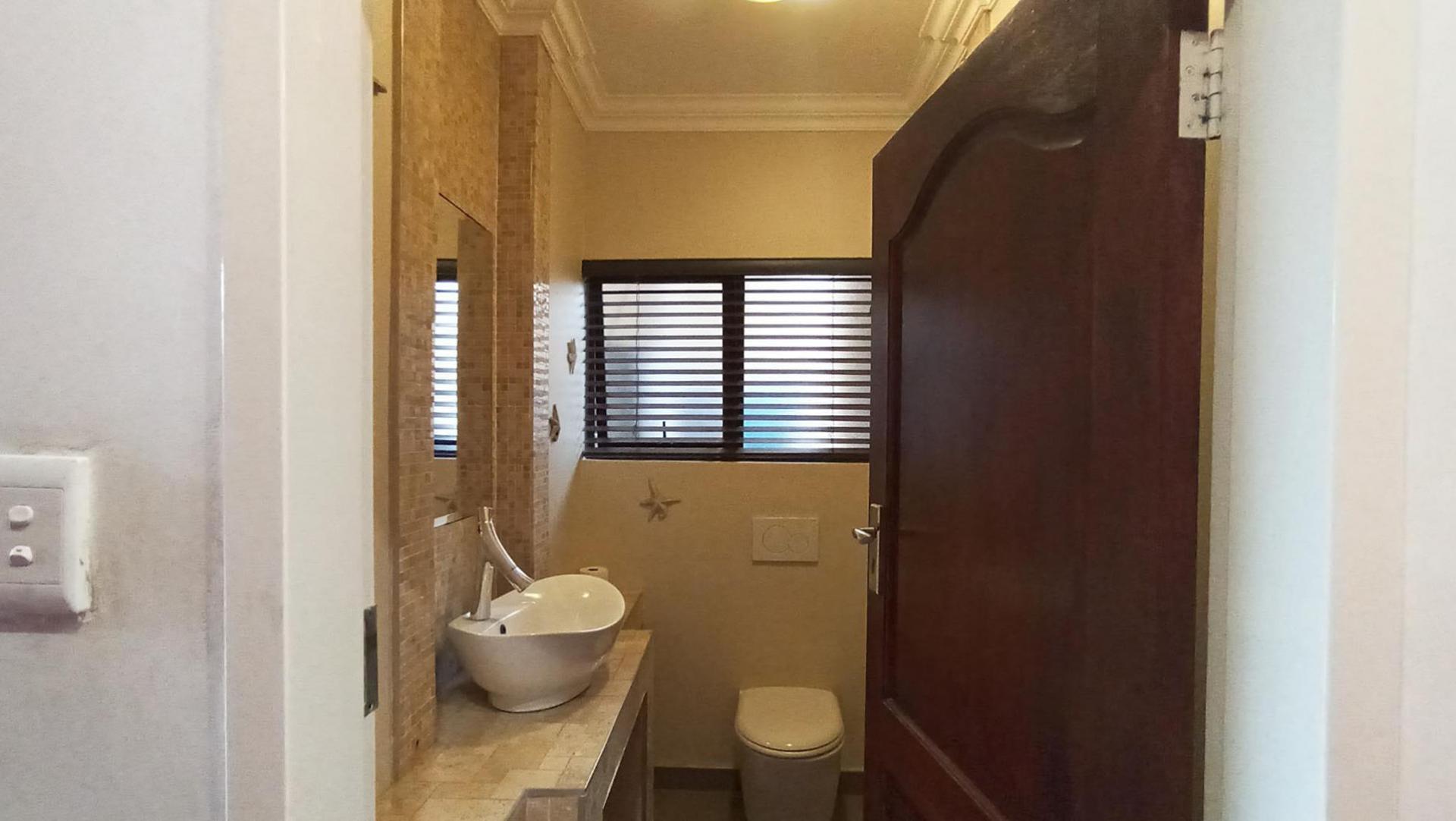 Guest Toilet - 3 square meters of property in Randhart