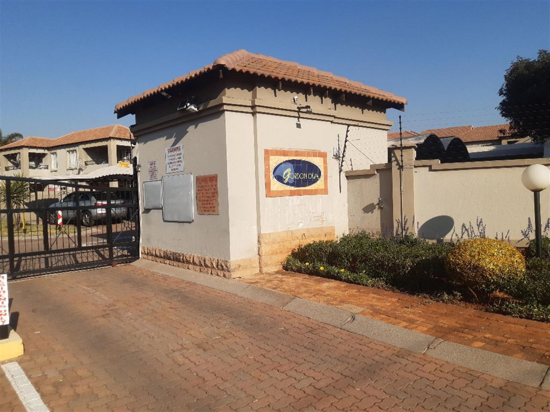 Front View of property in Bergbron