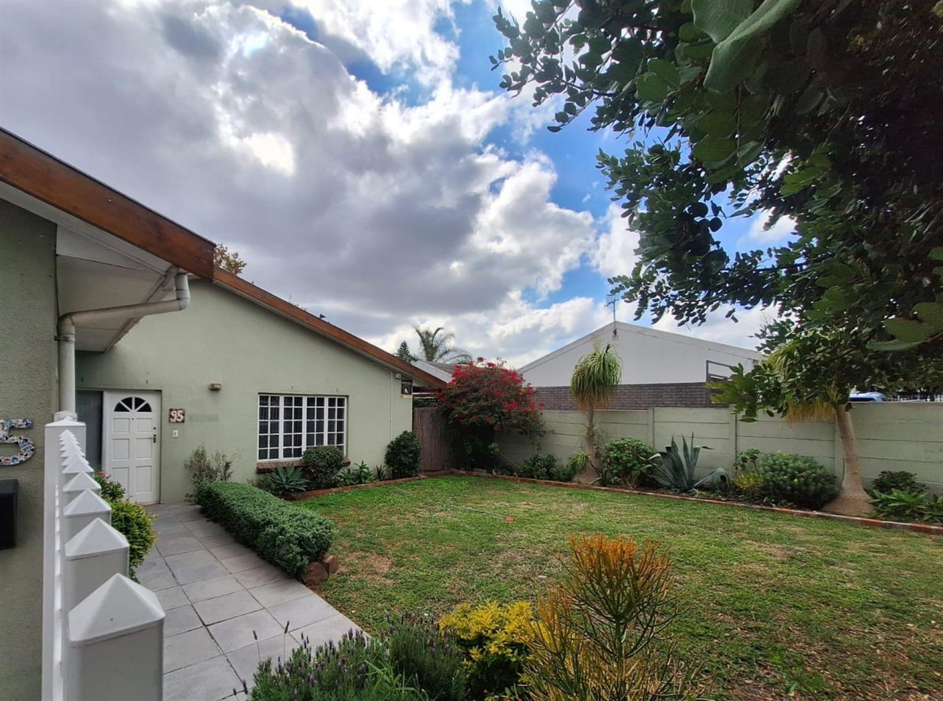 Front View of property in Protea Hoogte
