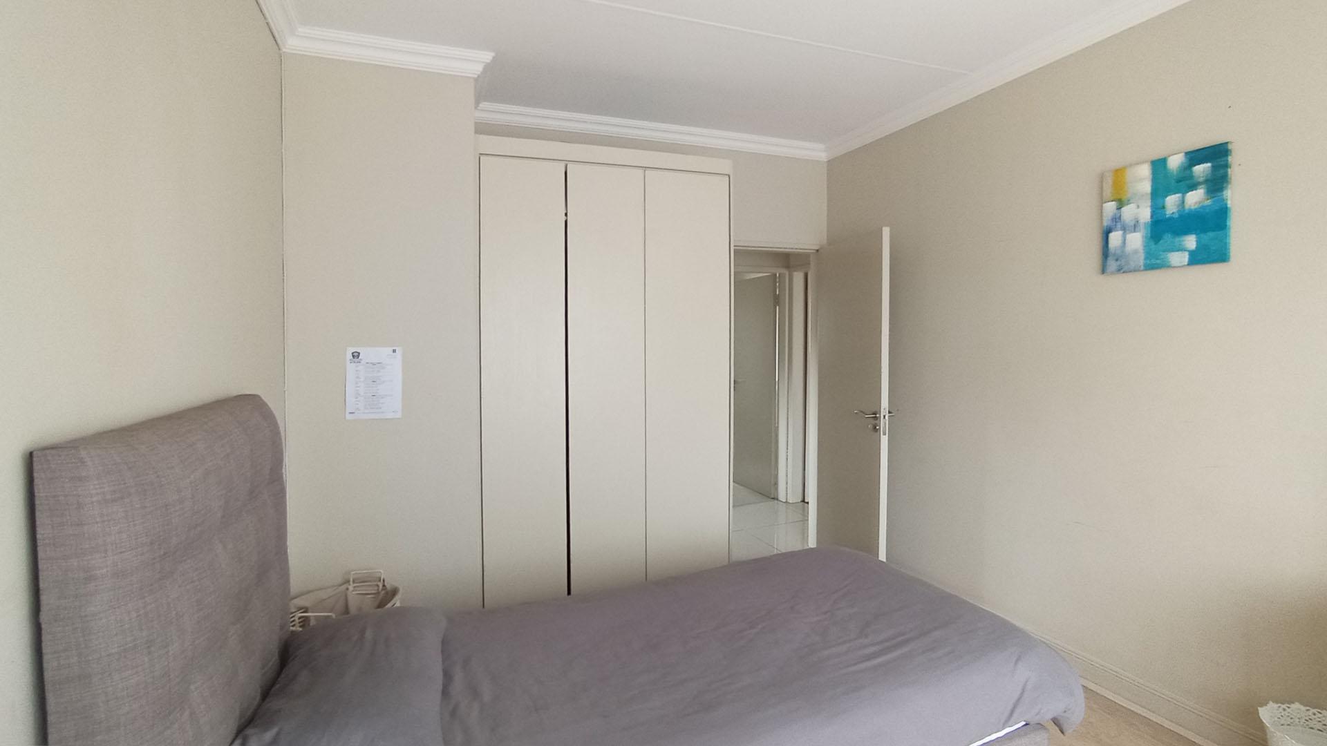 Bed Room 2 - 14 square meters of property in Kyalami Hills