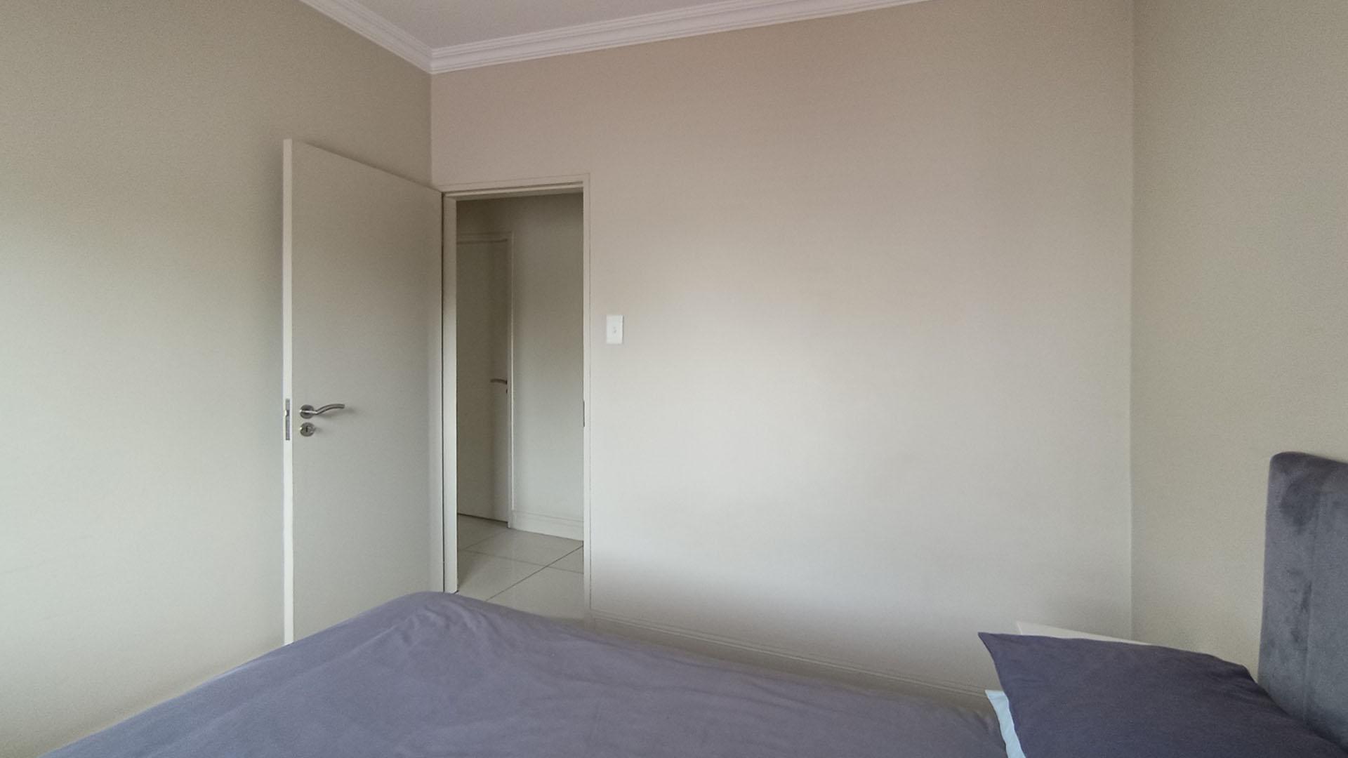 Bed Room 1 - 11 square meters of property in Kyalami Hills