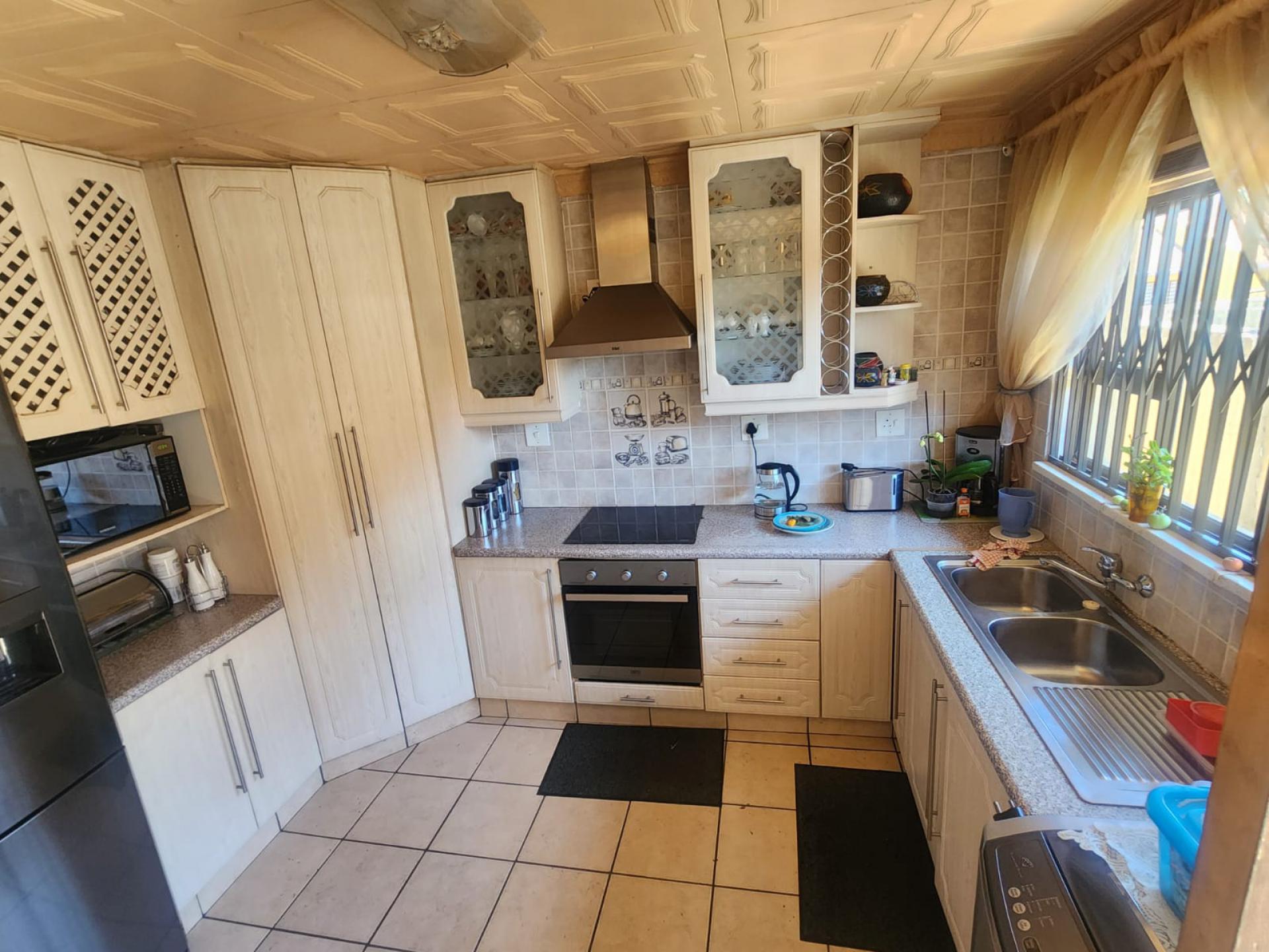  of property in Geluksdal