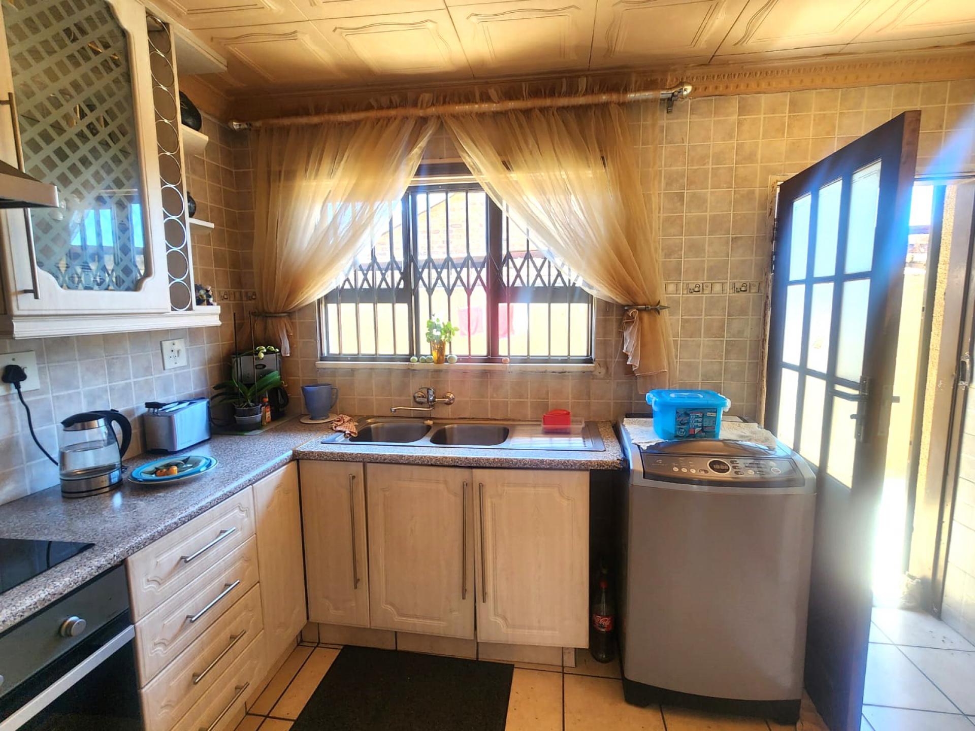  of property in Geluksdal