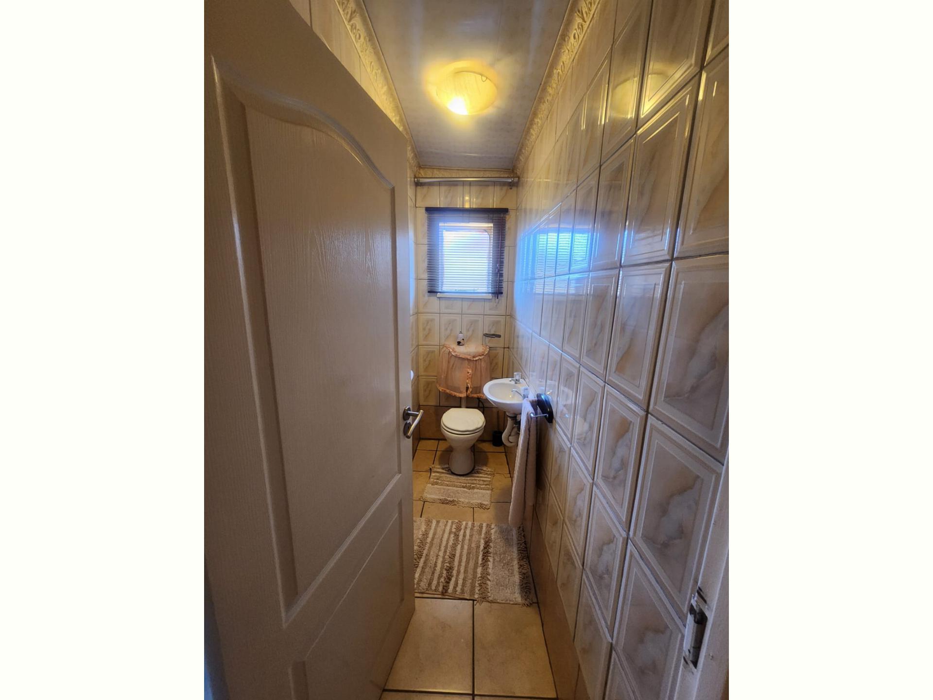  of property in Geluksdal