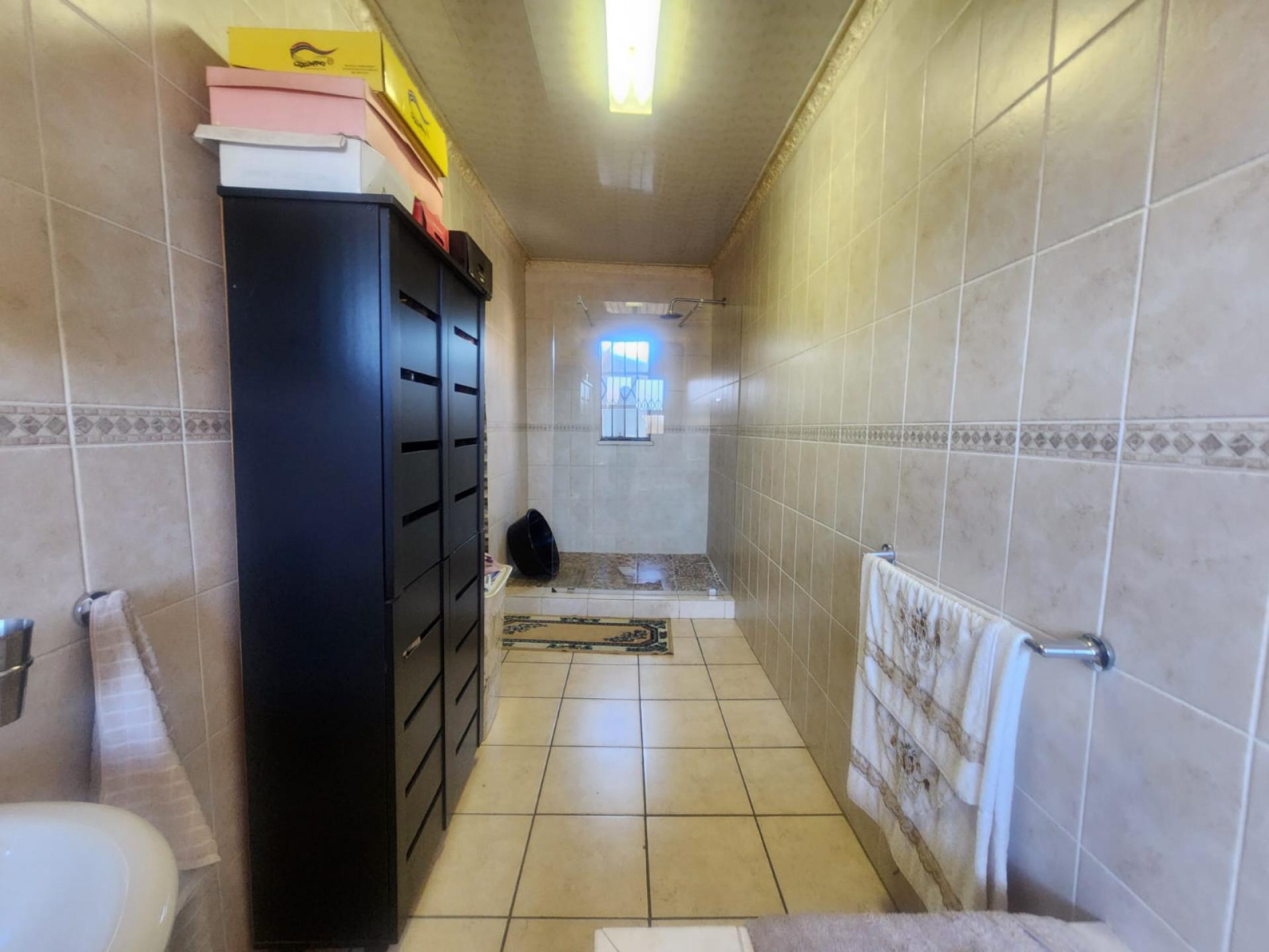  of property in Geluksdal