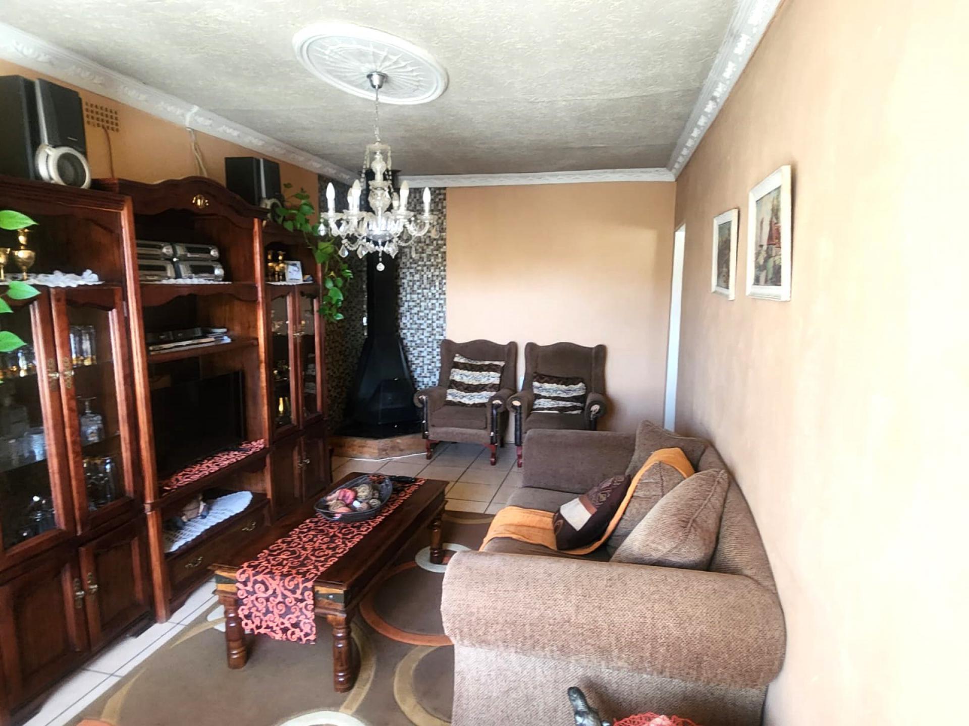  of property in Geluksdal