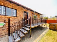 2 Bedroom 1 Bathroom Simplex for Sale for sale in South Crest