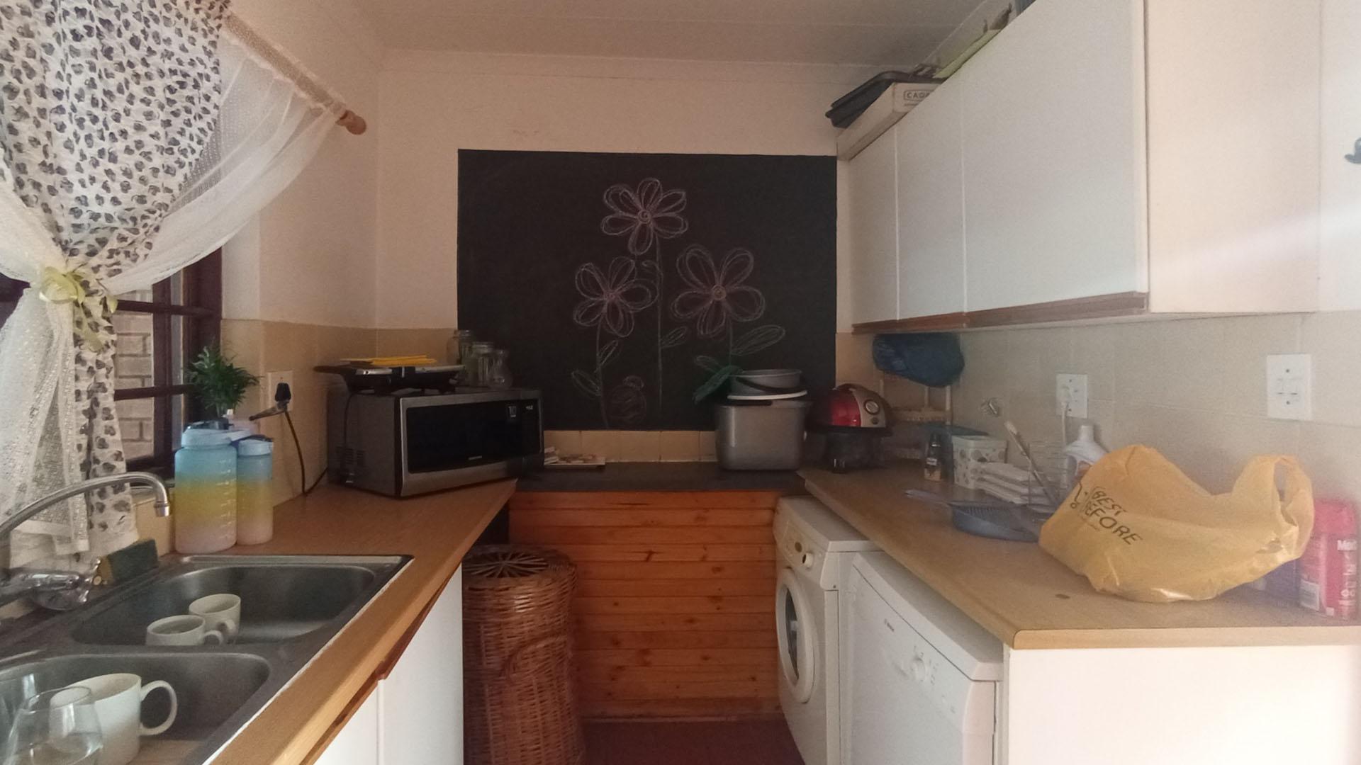 Scullery - 7 square meters of property in Garsfontein