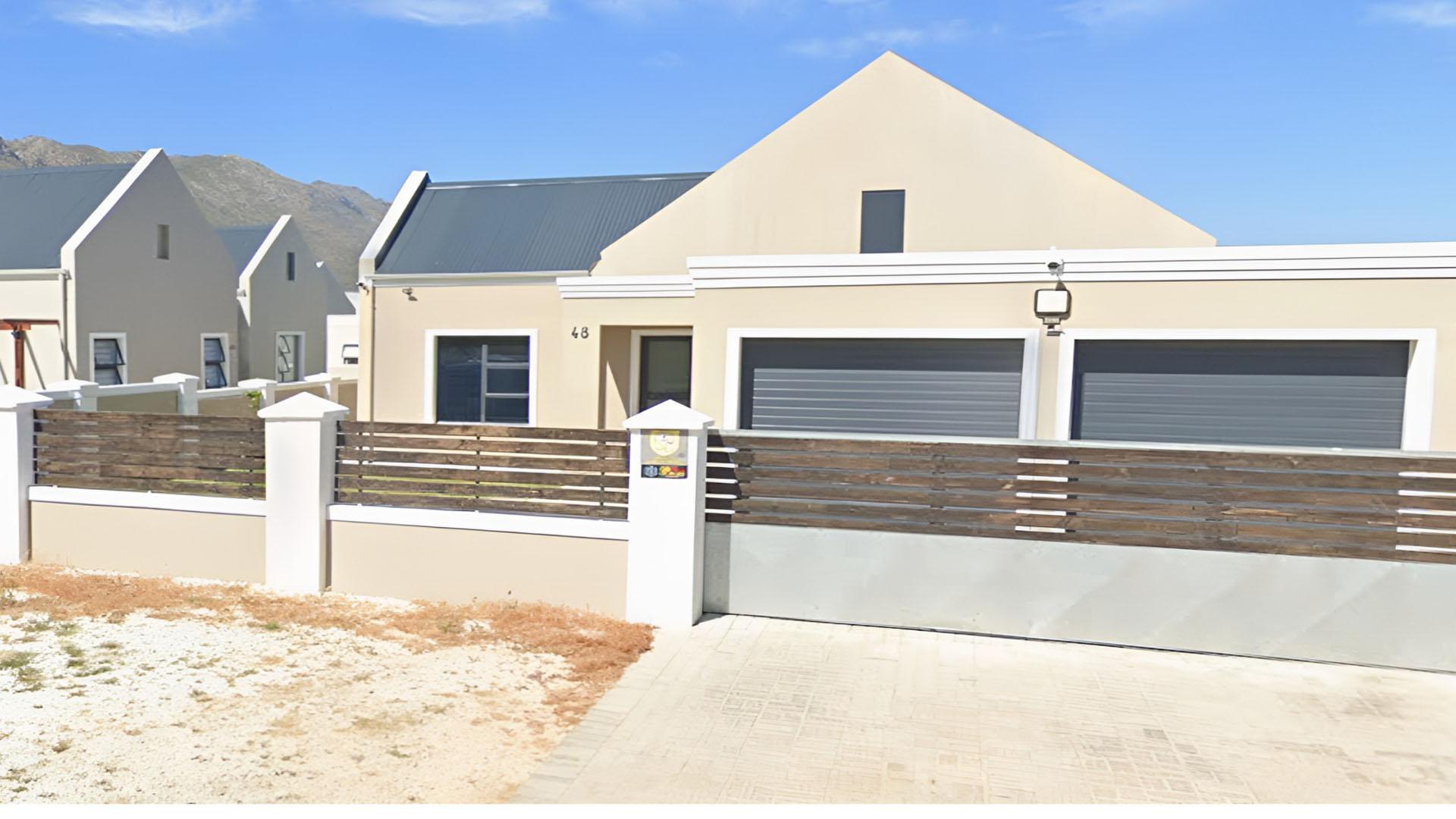 Front View of property in Admirals Park