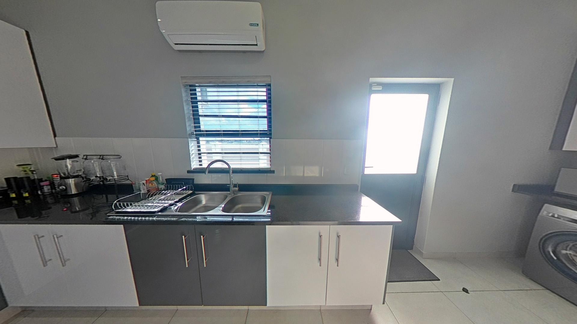 Kitchen - 25 square meters of property in Admirals Park
