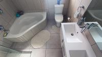 Main Bathroom - 7 square meters of property in Admirals Park