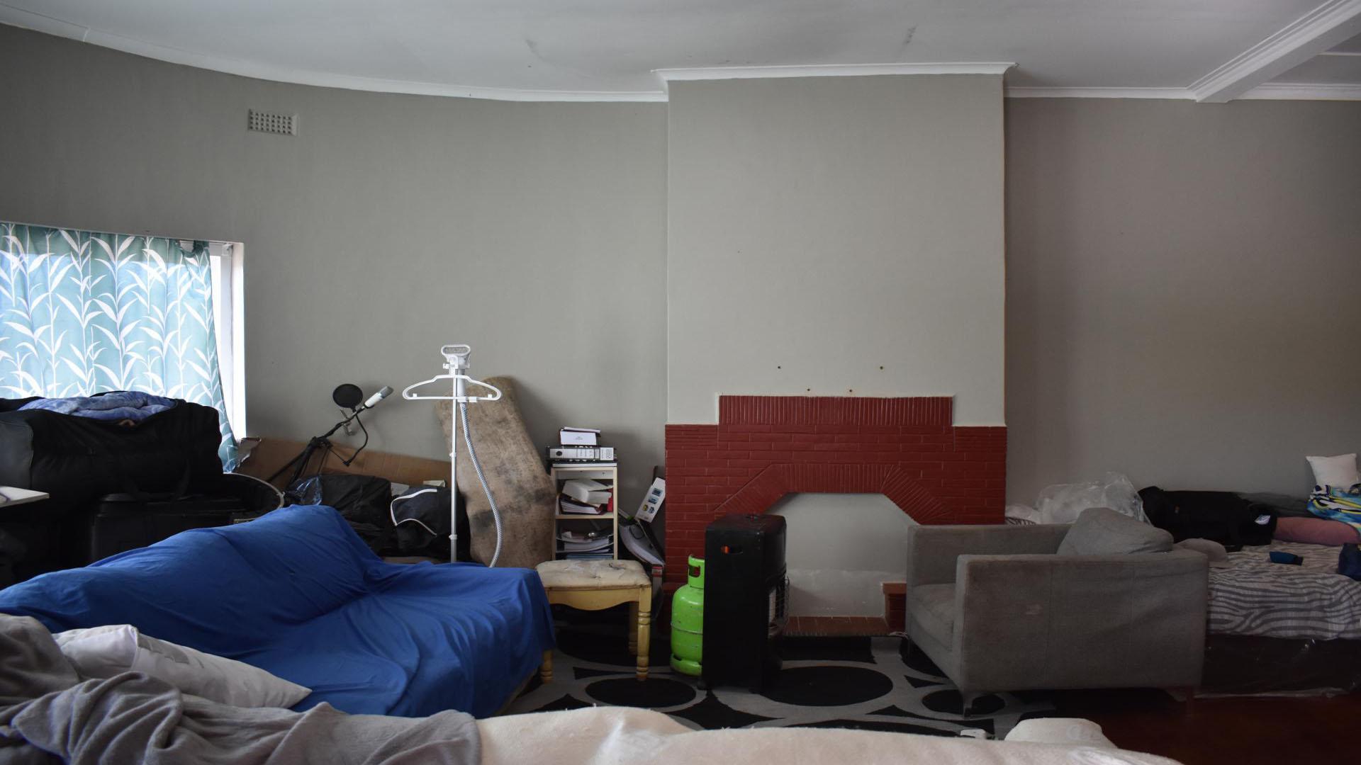 Lounges of property in Berea