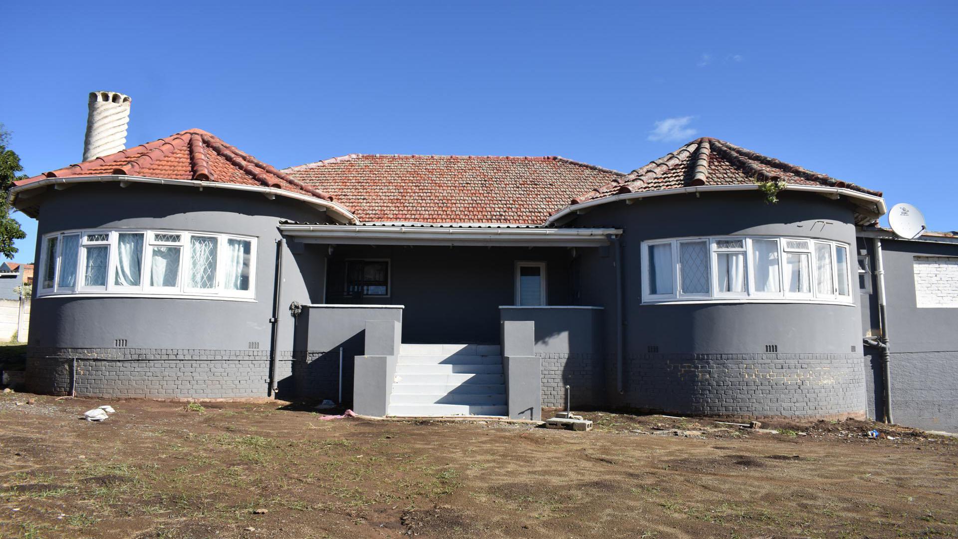 Front View of property in Berea