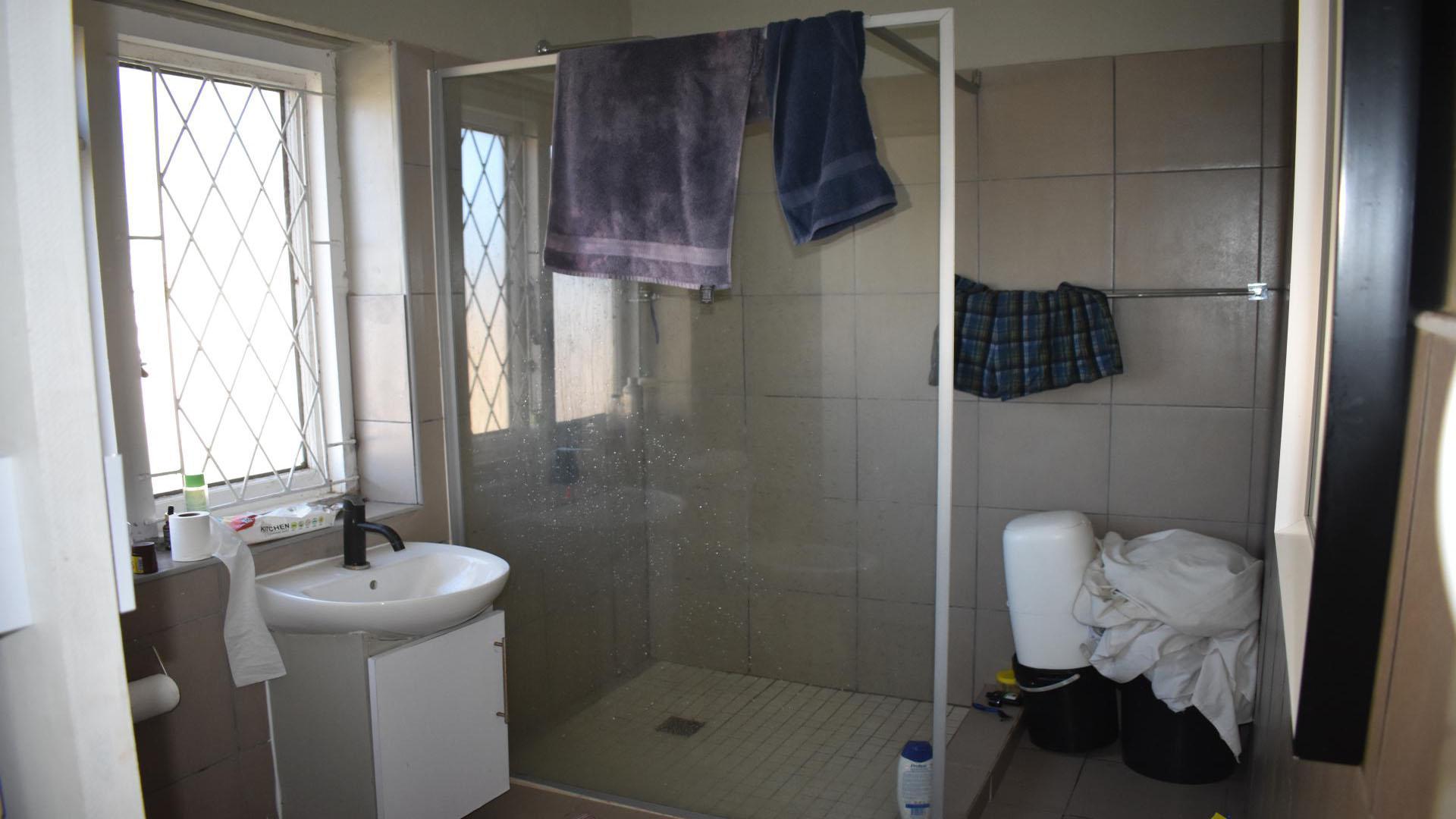 Bathroom 1 of property in Berea