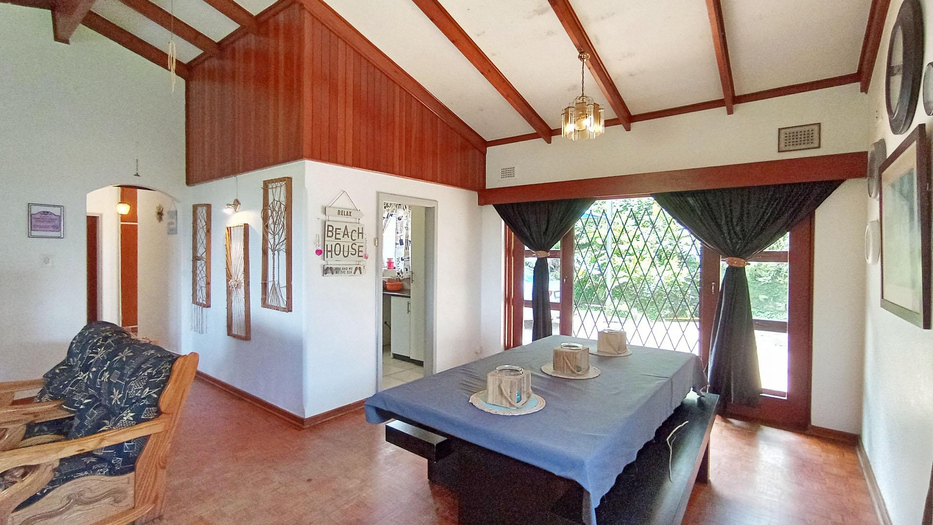 Dining Room - 18 square meters of property in Margate