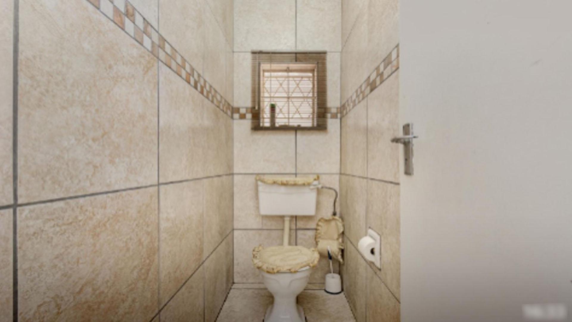 Guest Toilet of property in Discovery