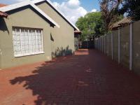  of property in Geelhoutpark