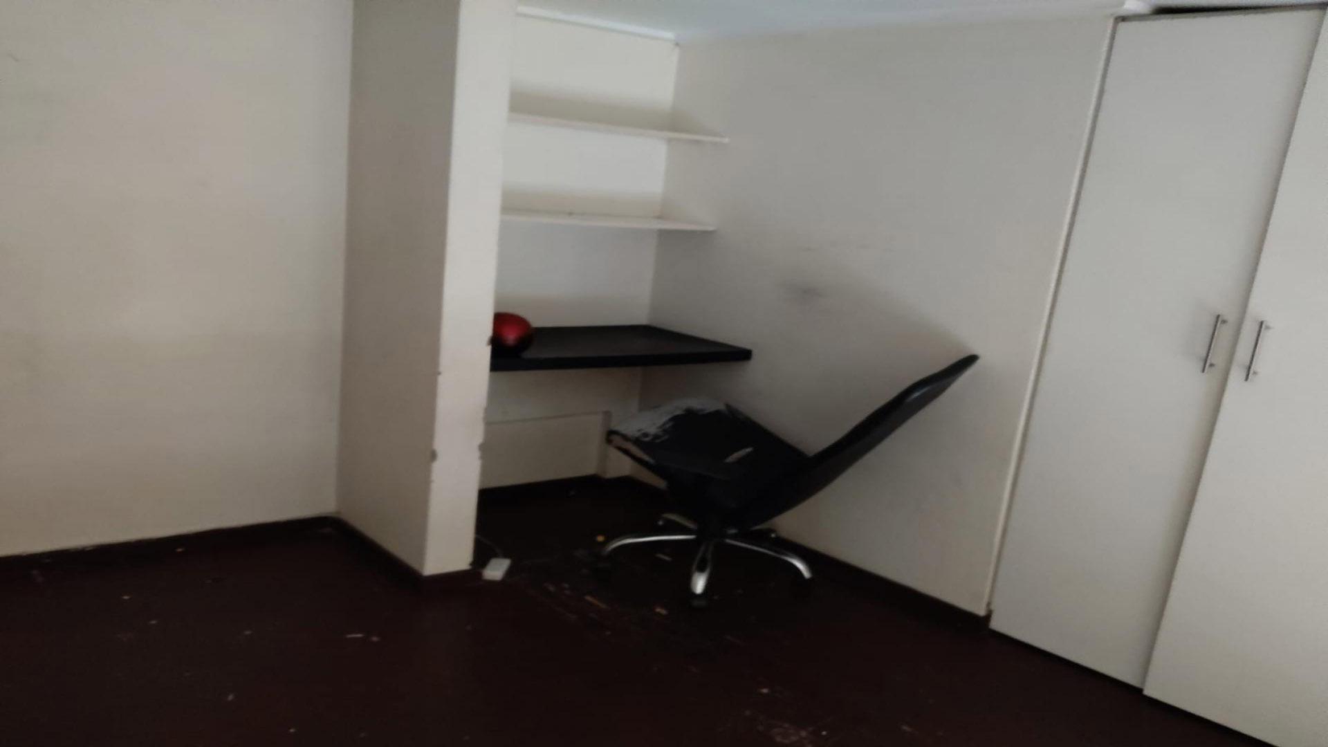 Bed Room 1 of property in Zandspruit