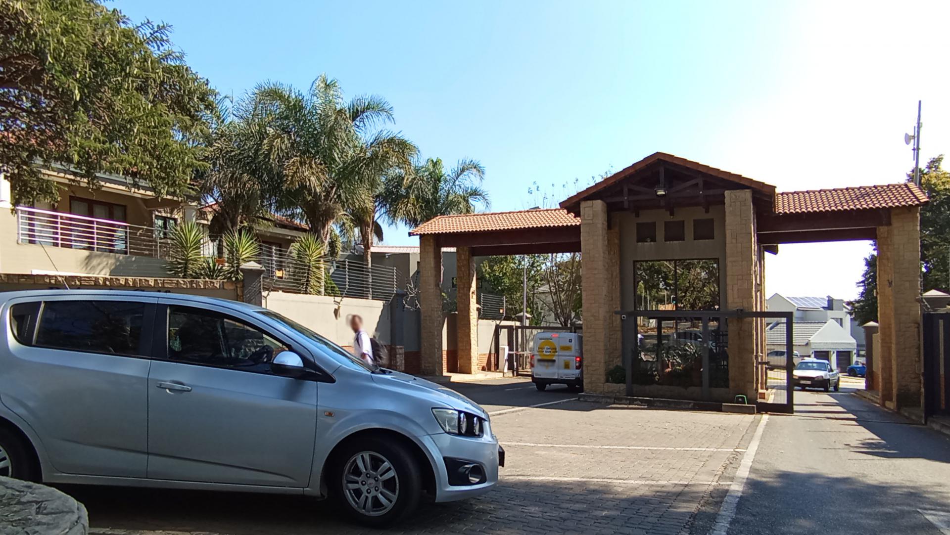 Front View of property in Ruimsig