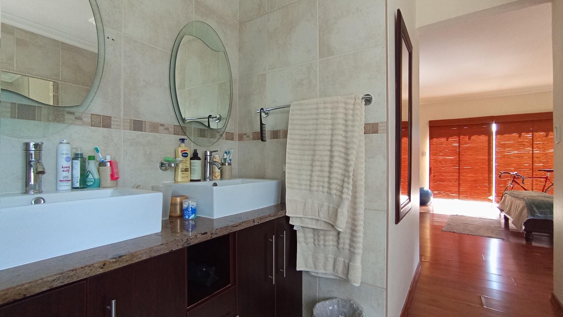 Main Bathroom - 13 square meters of property in Ruimsig