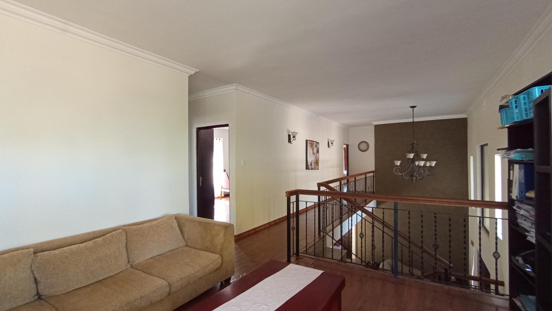 Lounges - 44 square meters of property in Ruimsig