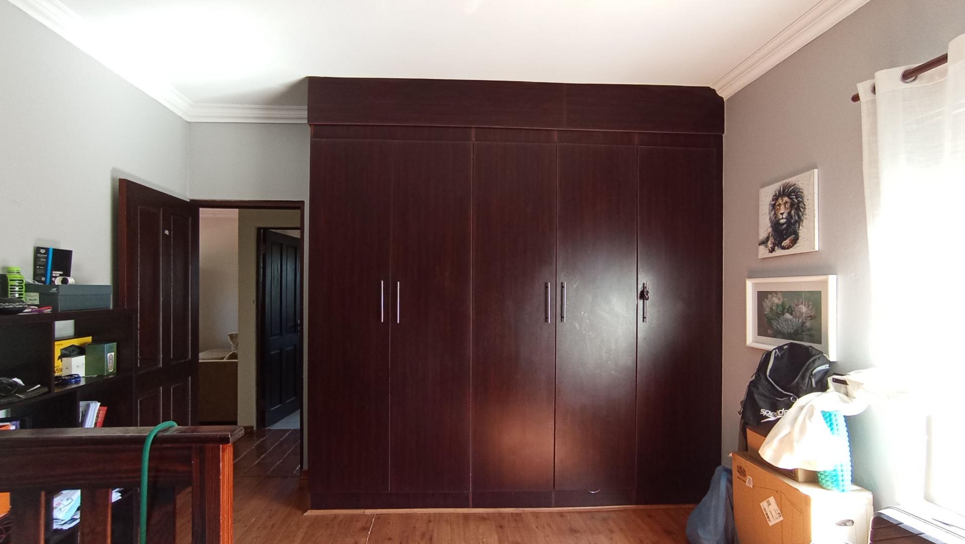 Bed Room 1 - 11 square meters of property in Ruimsig