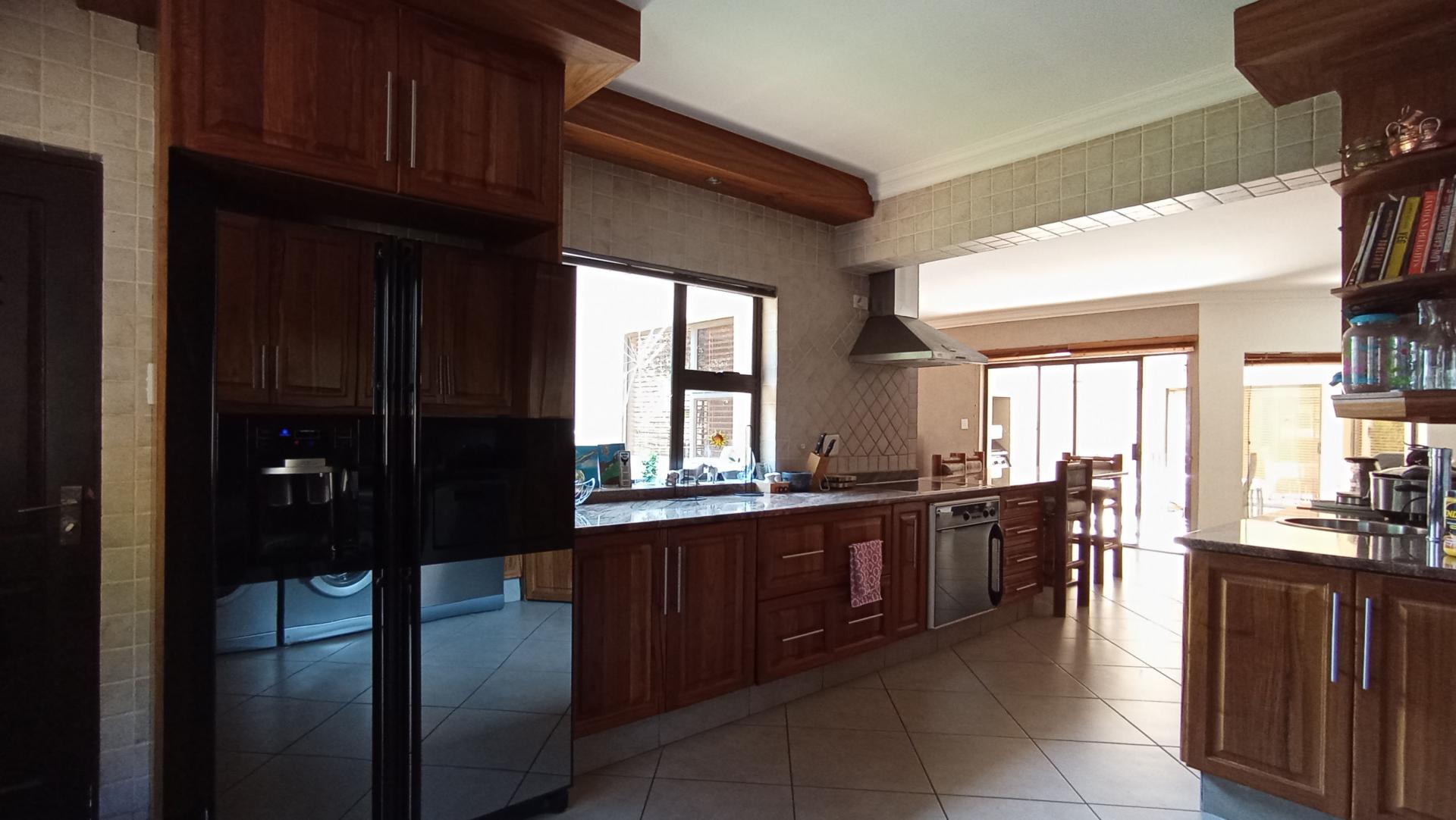 Kitchen - 26 square meters of property in Ruimsig