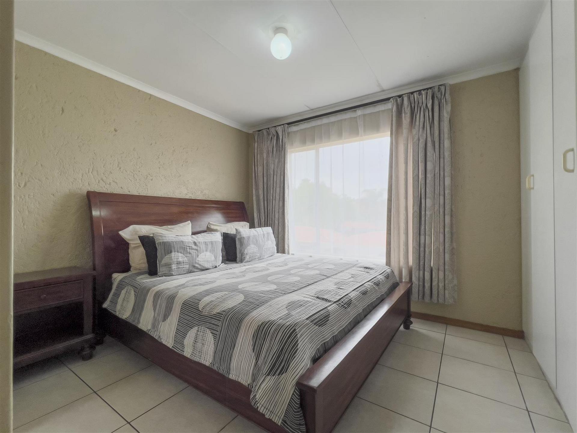  of property in Glen Marais