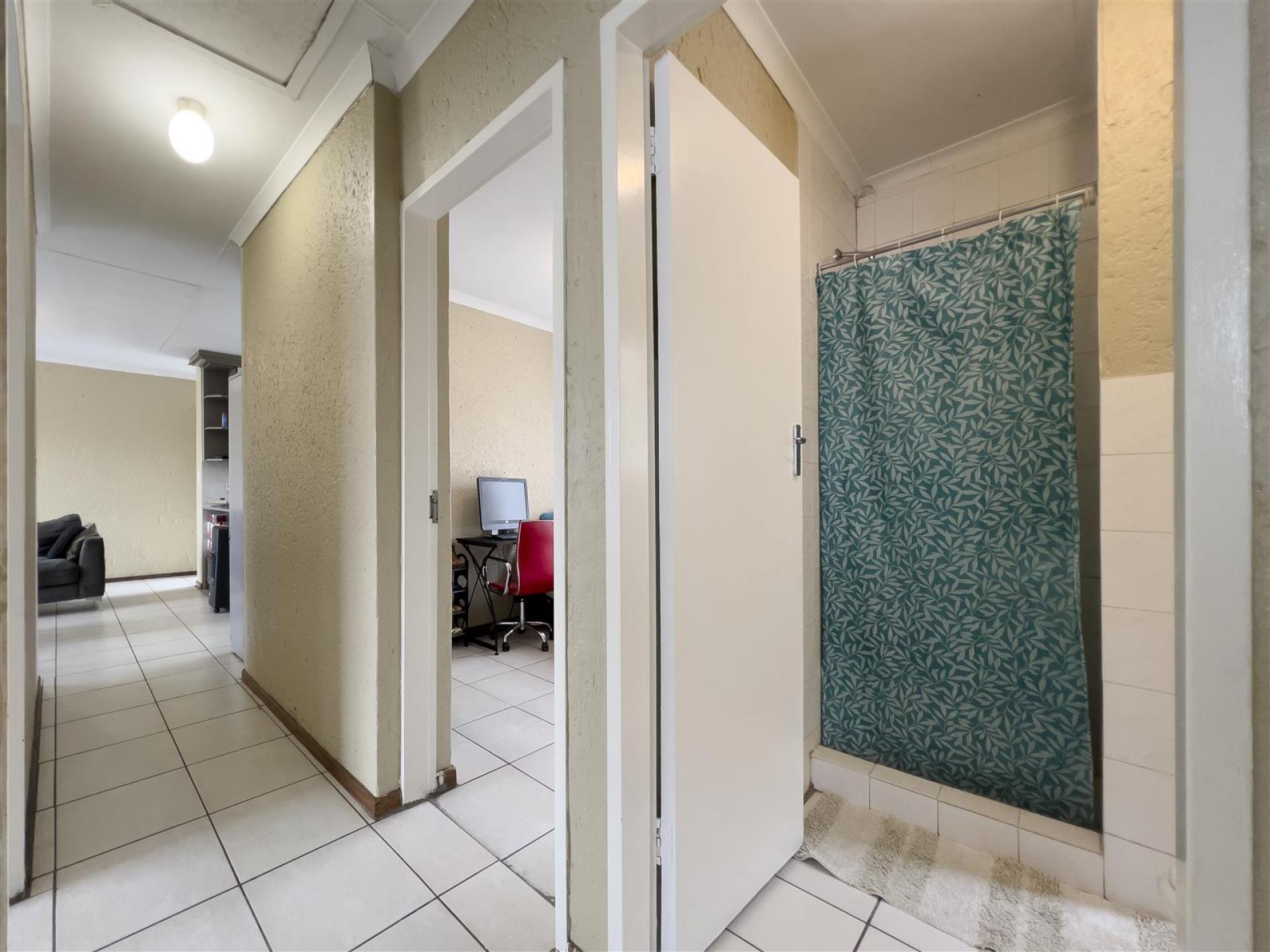  of property in Glen Marais