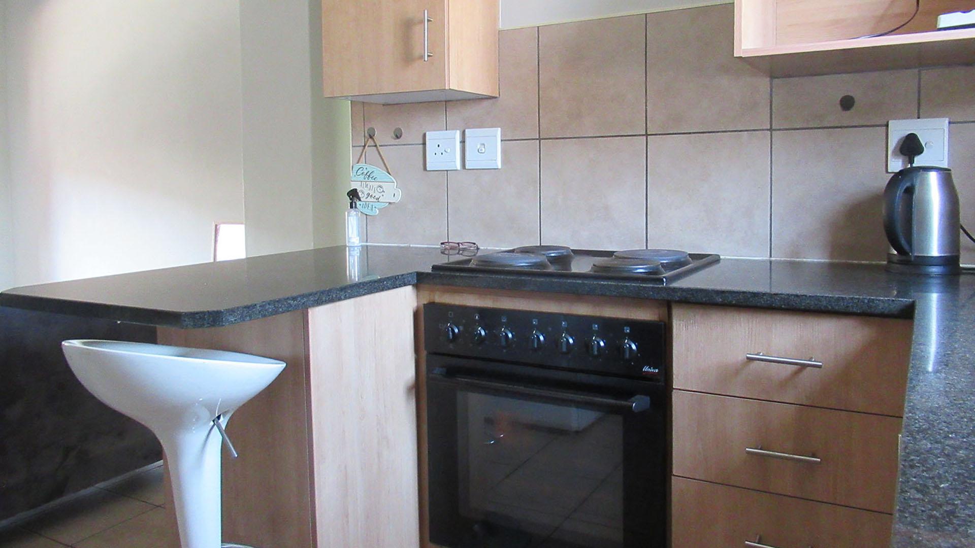 Kitchen - 6 square meters of property in Alveda