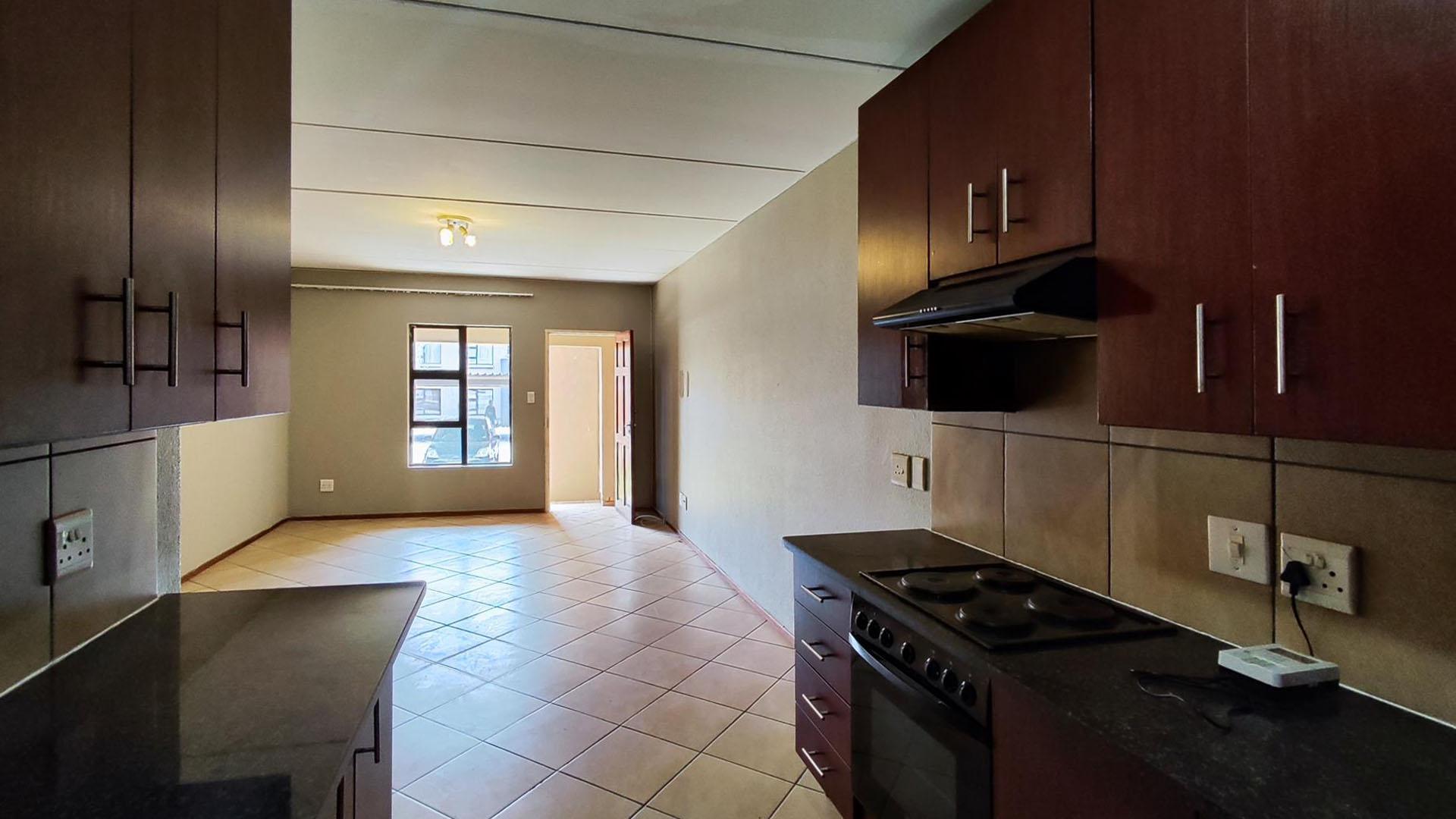 Kitchen - 7 square meters of property in Albertsdal